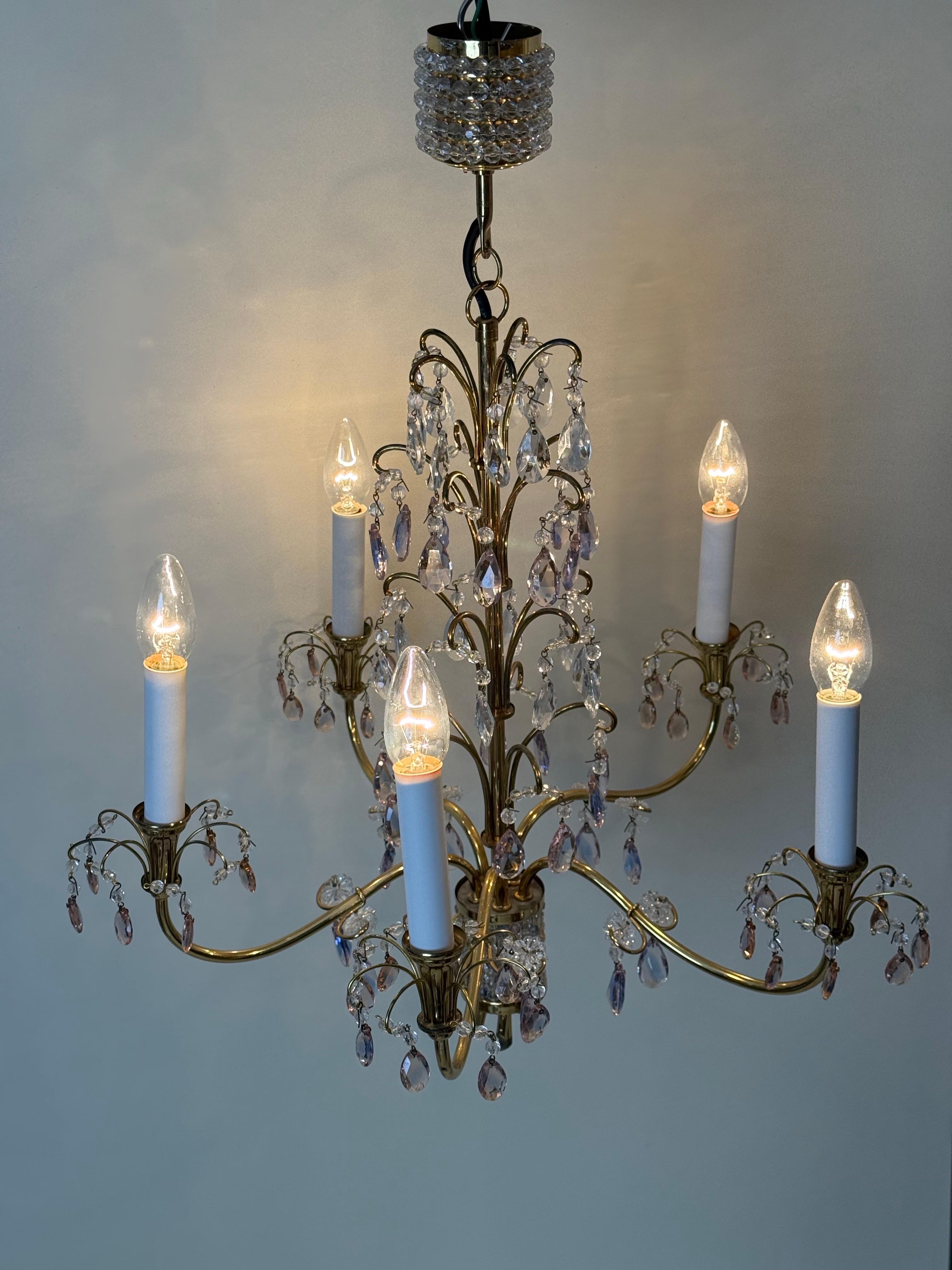 Lussuoso lampadario con cristalli rosa e viola e sfere di cristallo colorate di Palwa in vendita 6