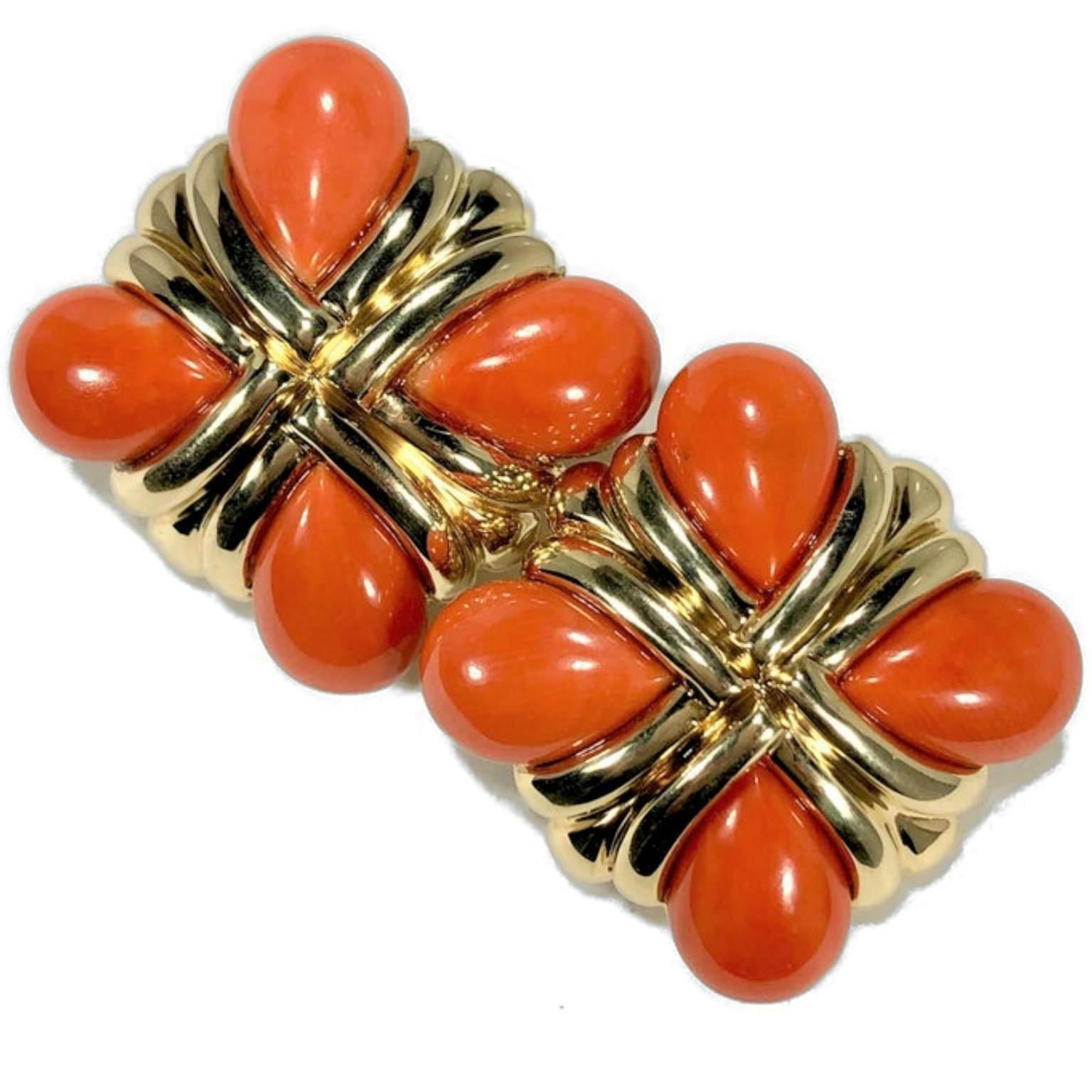 Luxurious Choker Length Gold and Vivid Orange Coral Torsade Necklace For Sale 2