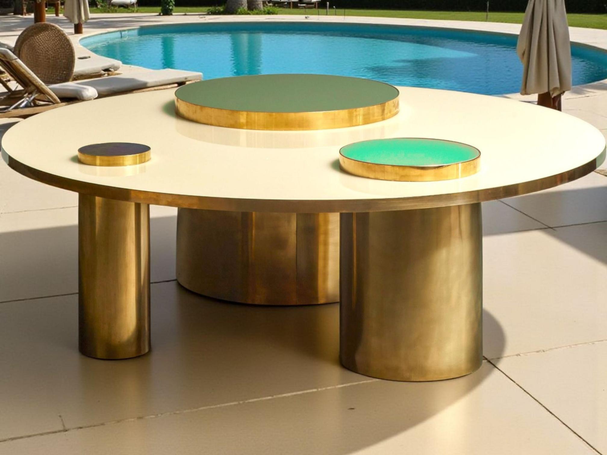 Table basse luxueuse fabriquée en Italie Laiton et verre Justfurnituress Design en vente 6