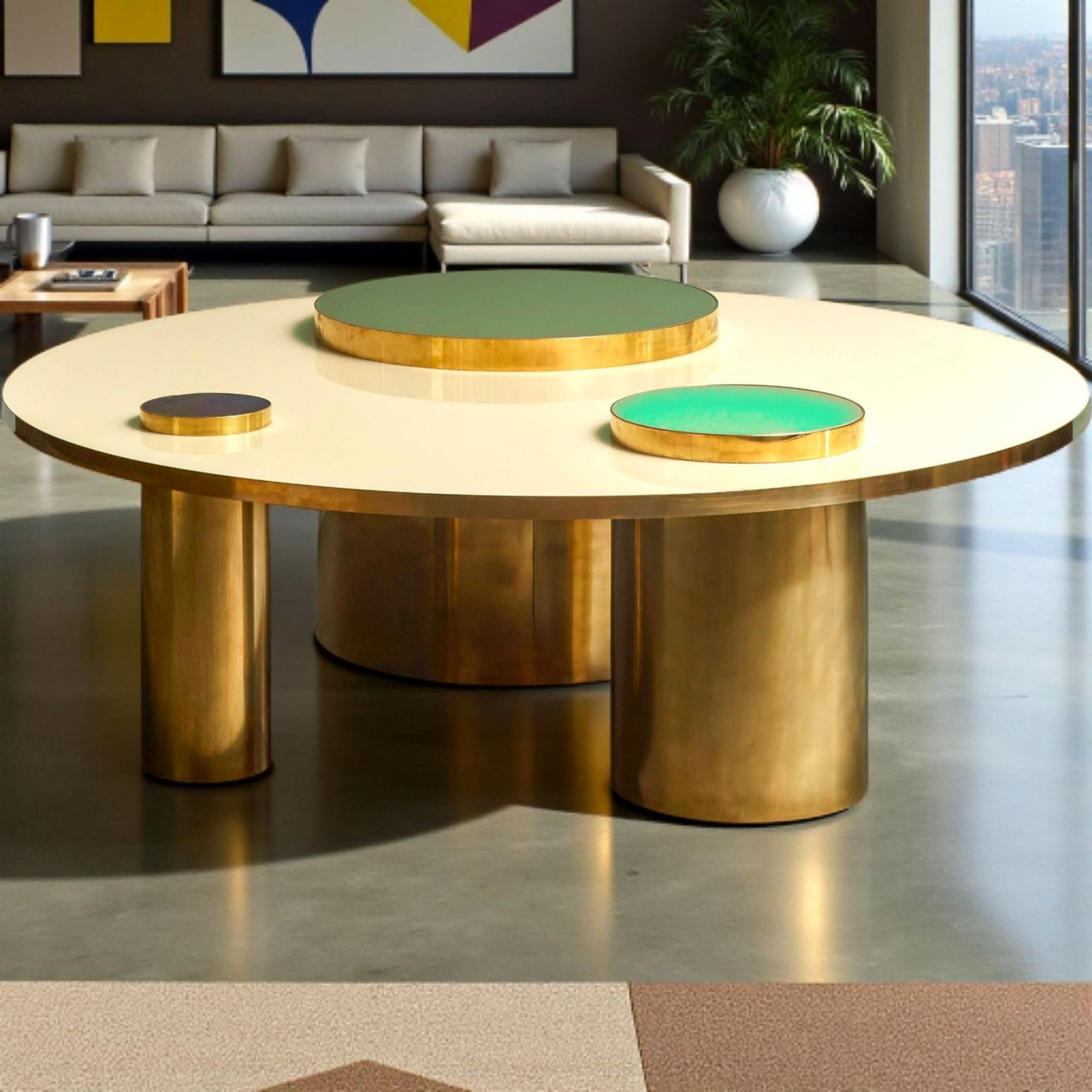 Table basse luxueuse fabriquée en Italie Laiton et verre Justfurnituress Design en vente 7