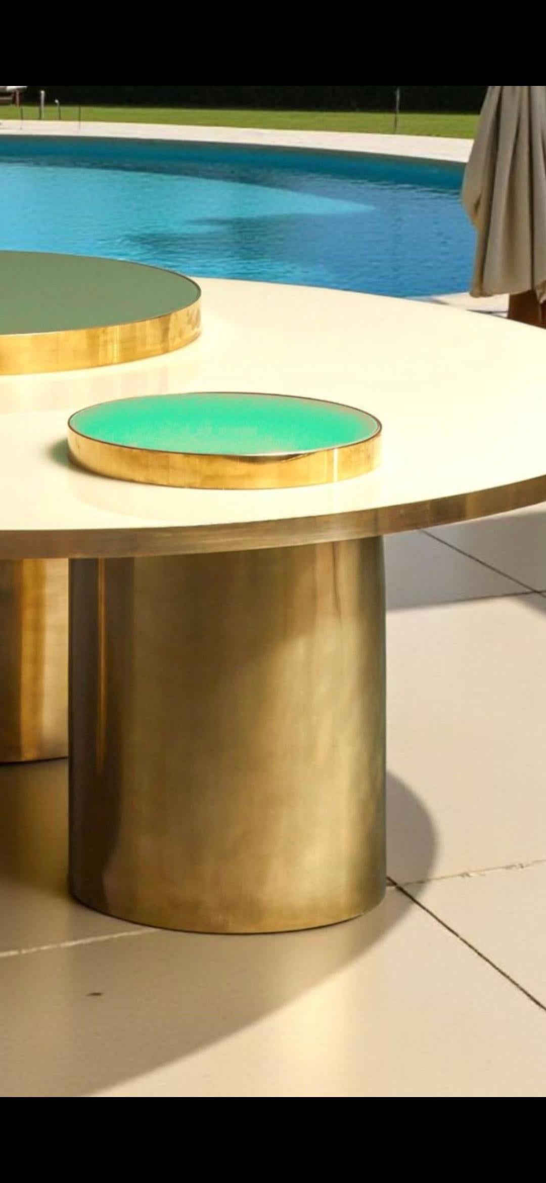 Table basse luxueuse fabriquée en Italie Laiton et verre Justfurnituress Design en vente 10