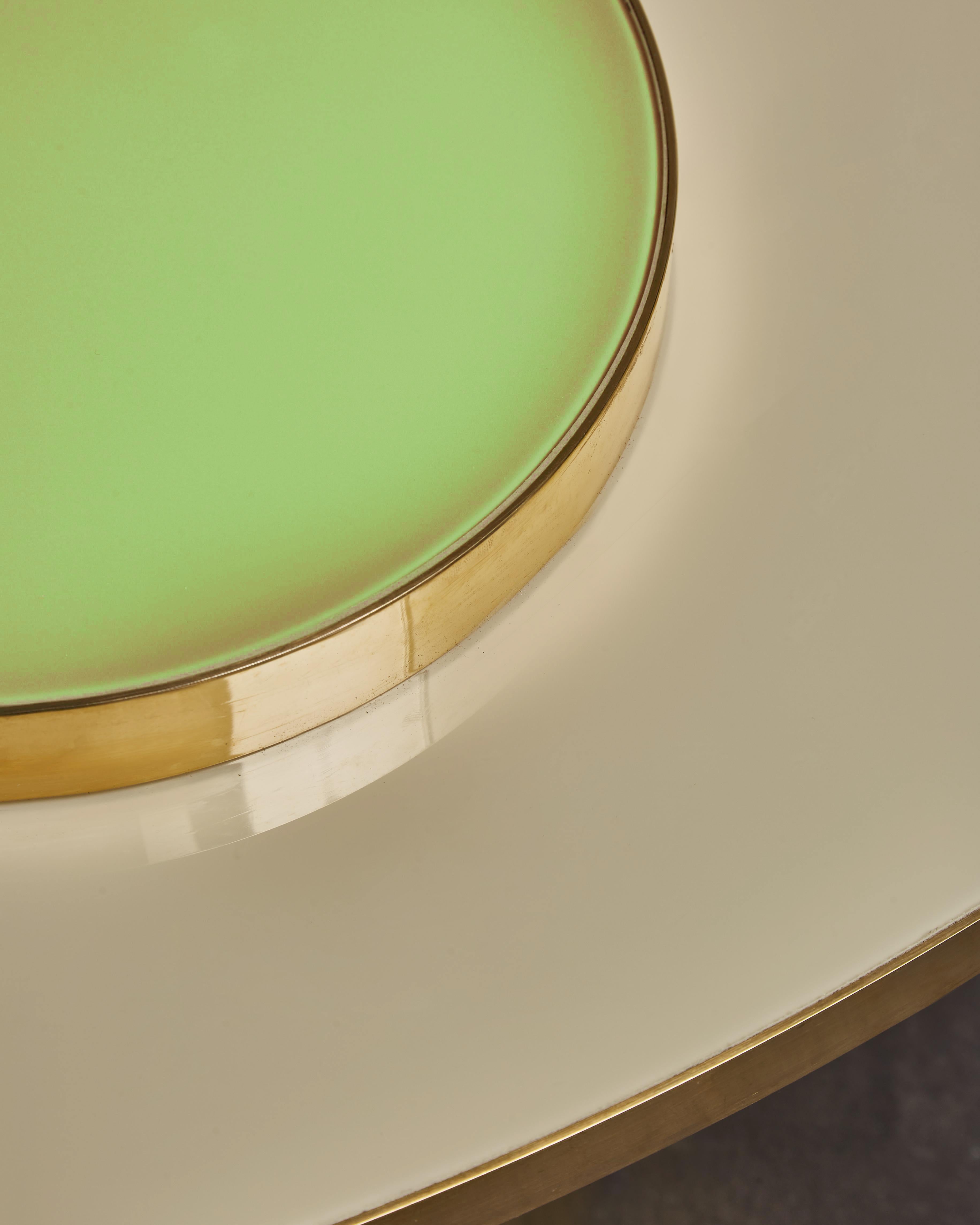 Mid-Century Modern Table basse luxueuse fabriquée en Italie Laiton et verre Justfurnituress Design en vente