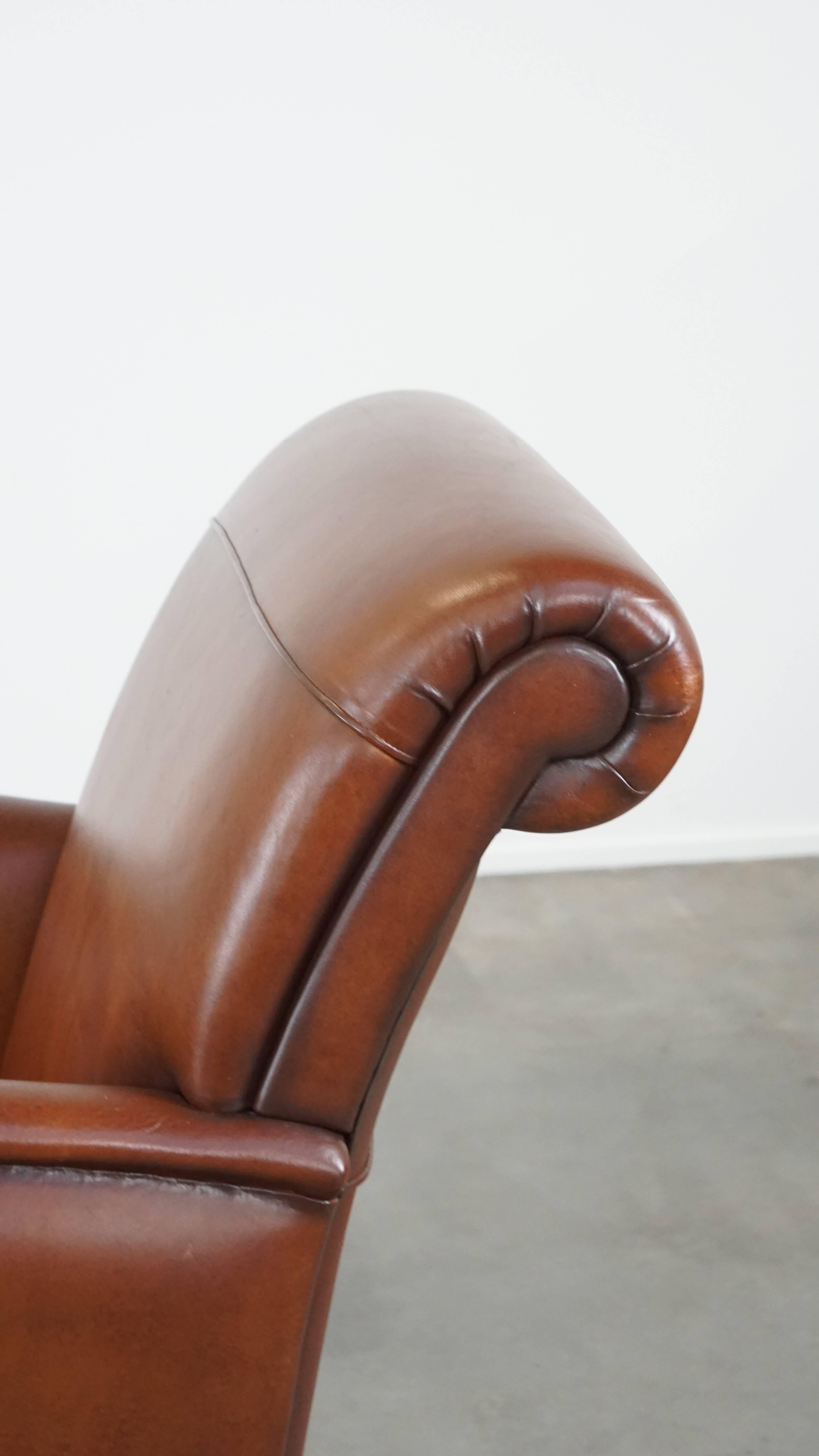 Luxuriöser cognacfarbener Schafsledersessel mit abgerundeten Formen, einzigartiges Design im Angebot 4