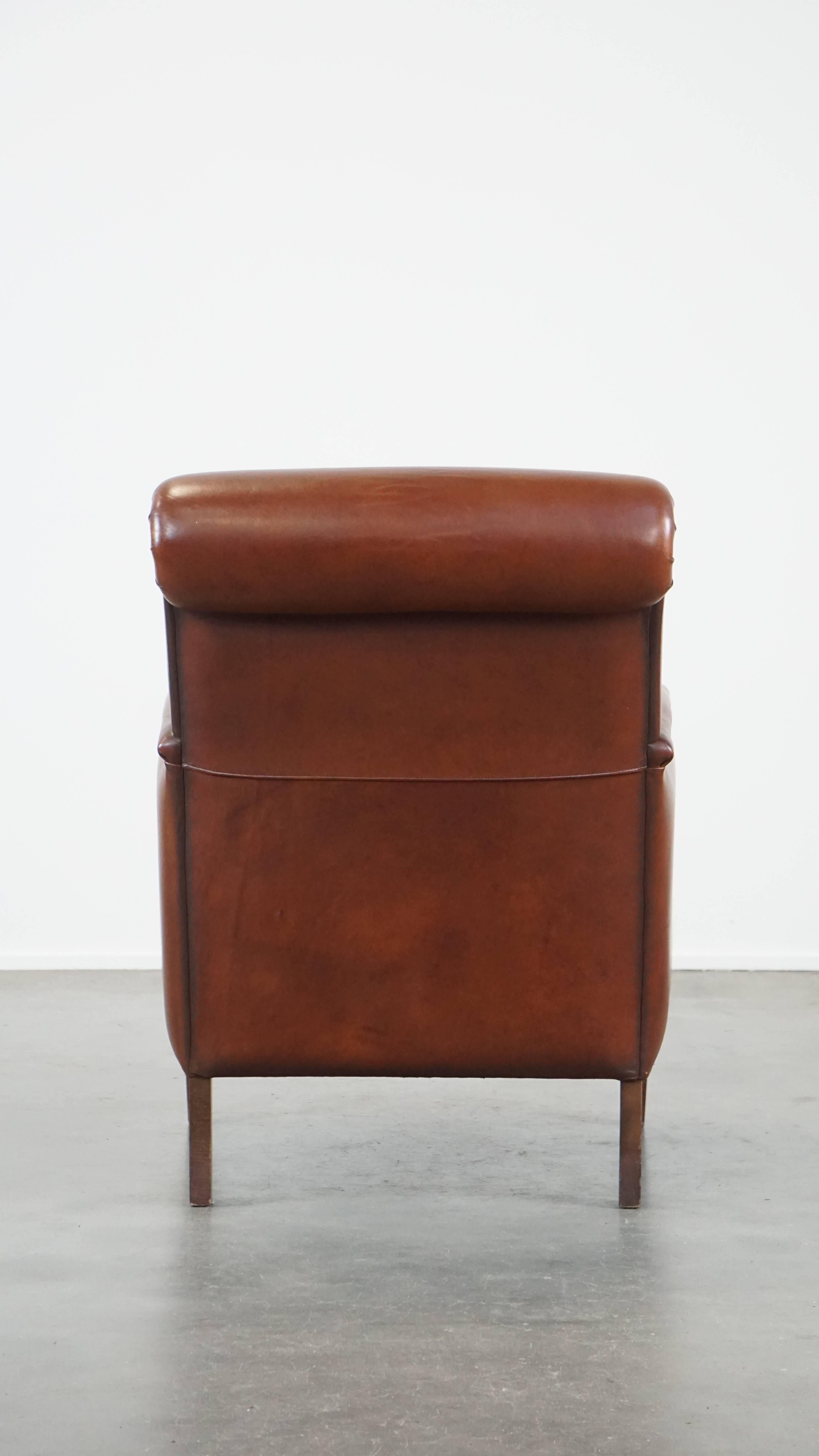 Luxuriöser cognacfarbener Schafsledersessel mit abgerundeten Formen, einzigartiges Design im Zustand „Gut“ im Angebot in Harderwijk, NL