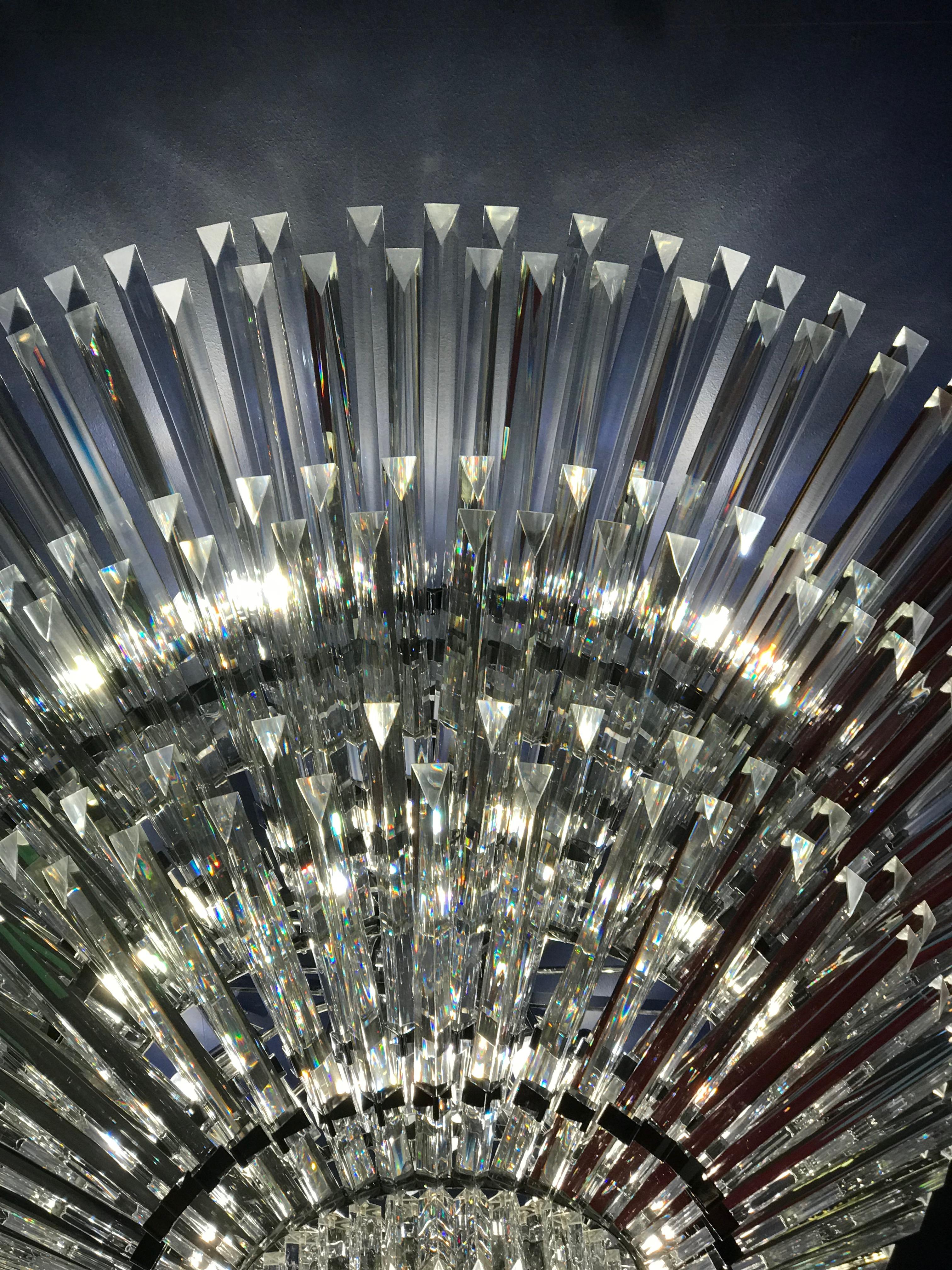 Plafonnier italien contemporain luxueux à trois étagères en verre de Murano en vente 9