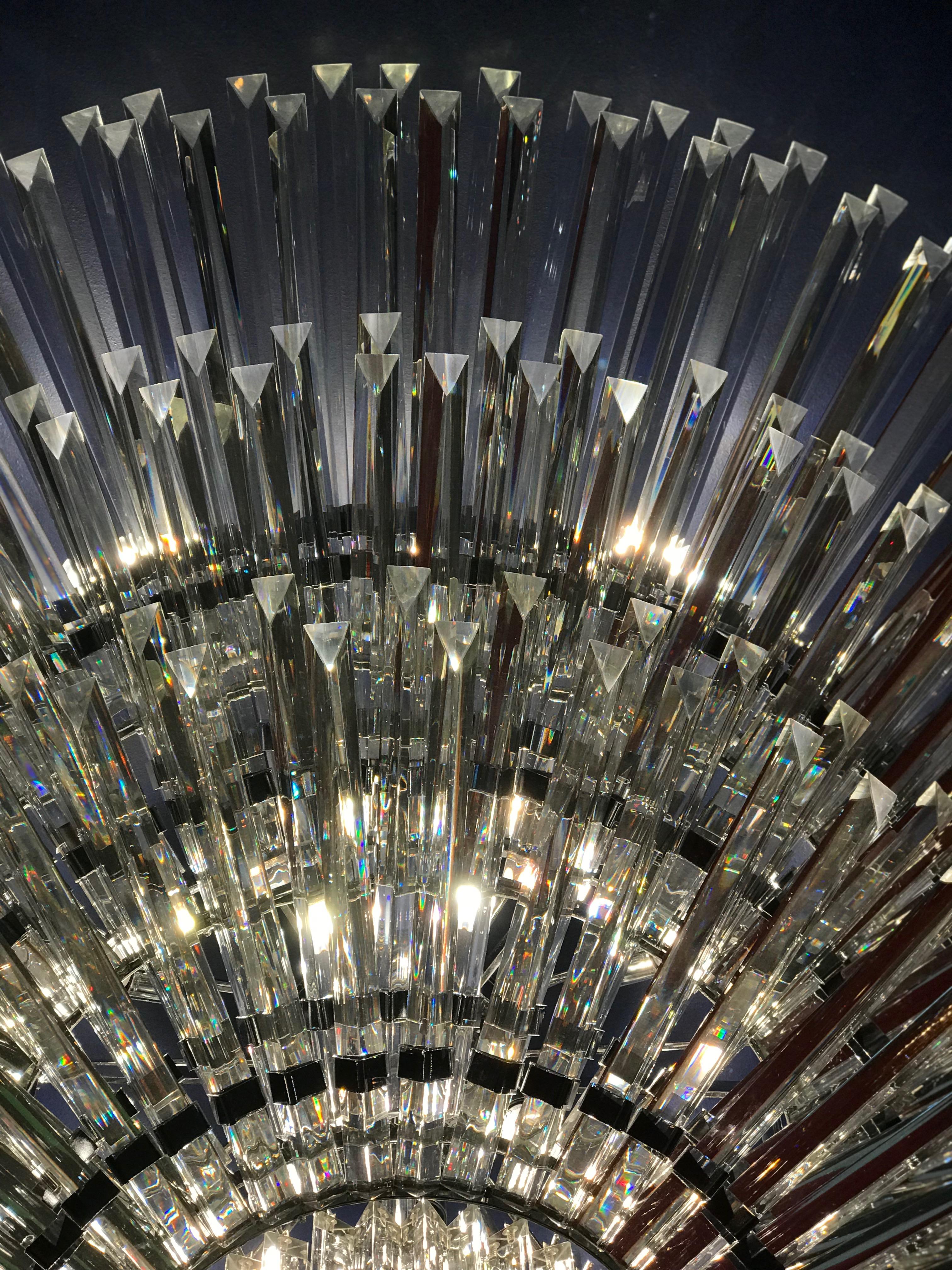 Luxuriöse Contemporary Murano Glass Triedi Ceiling Light im Angebot 3