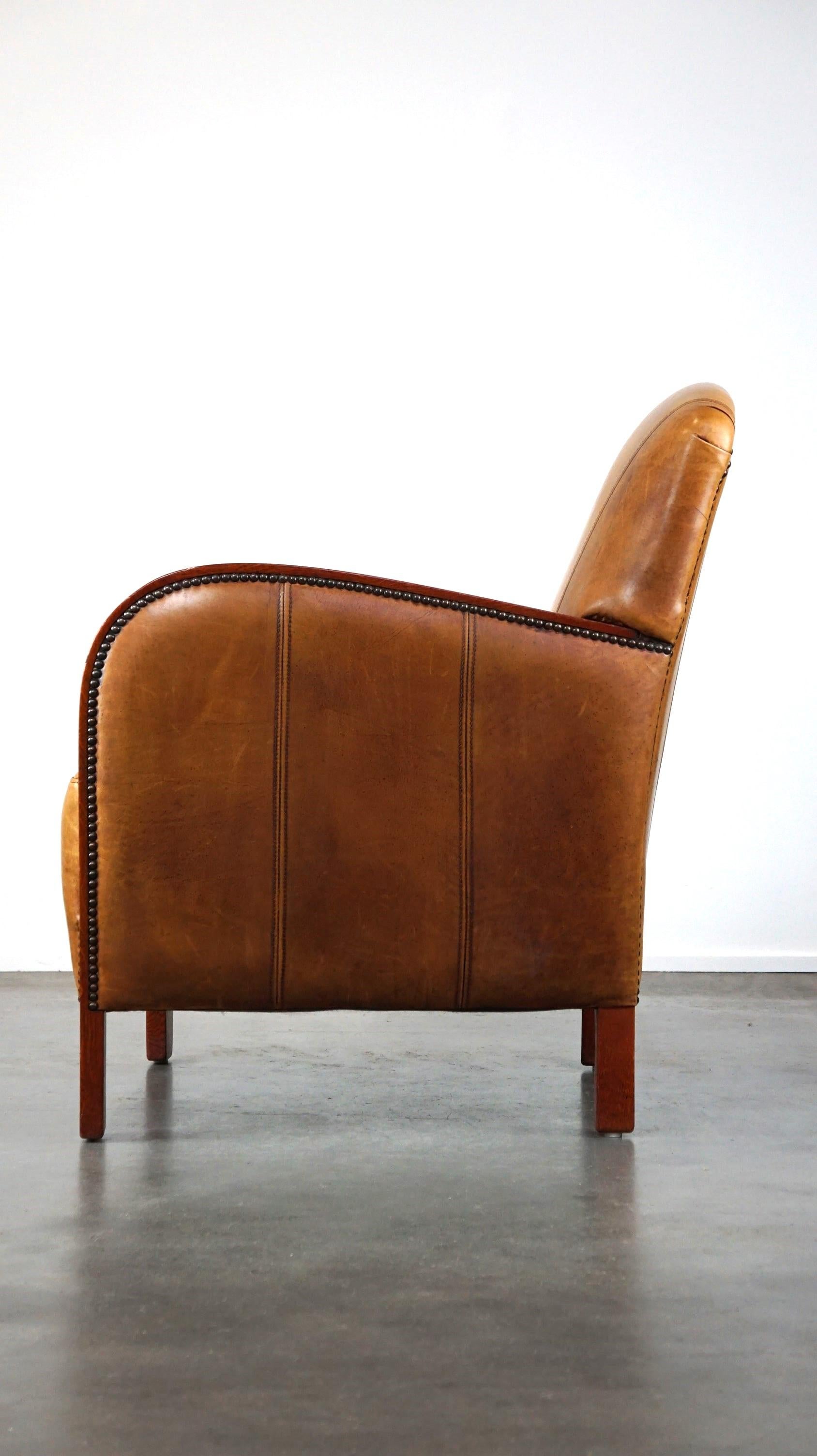 Luxueux fauteuil Art Déco en cuir de vache avec accoudoirs en bois en vente 5