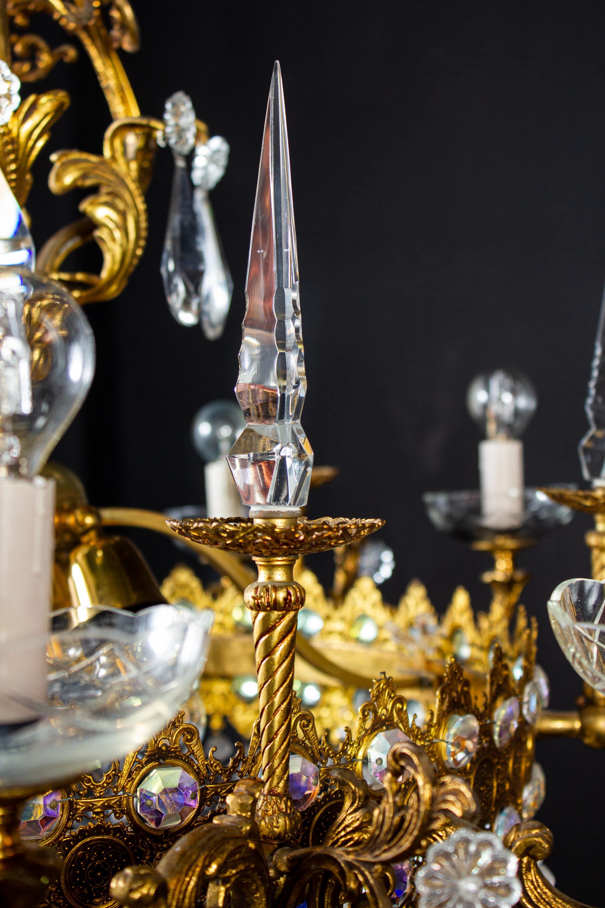 Luxurious Crystal and Brass Chandelier, Italy, 1930 For Sale 2