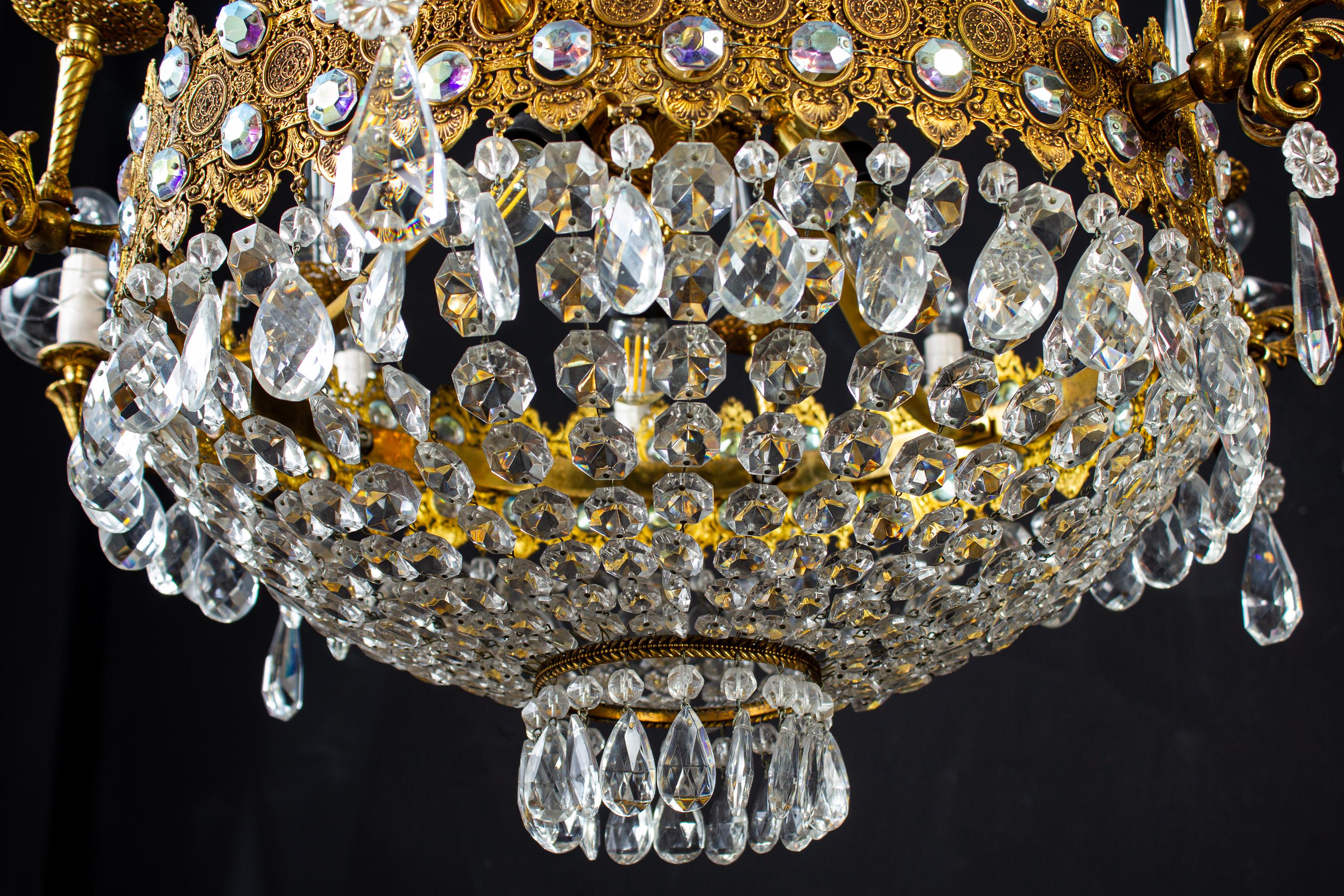 Luxurious Crystal and Brass Chandelier, Italy, 1930 For Sale 6