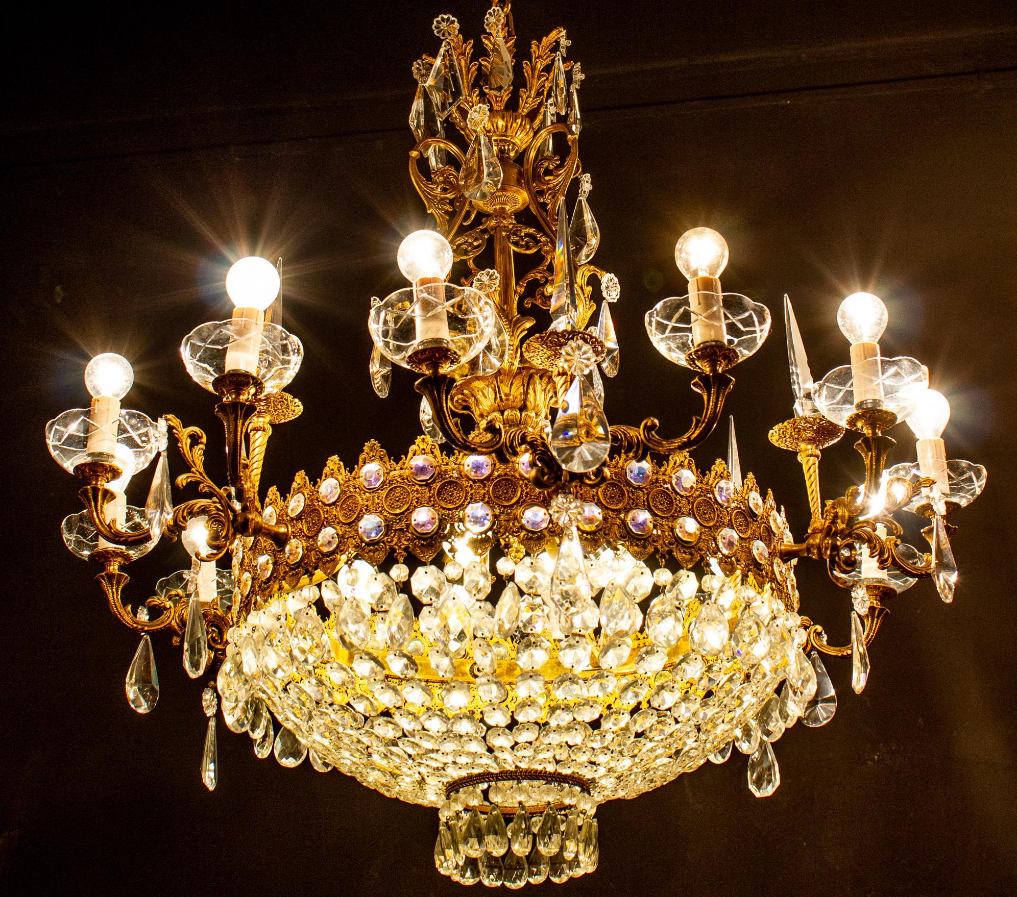 Italian Luxurious Crystal and Brass Chandelier, Italy, 1930 For Sale