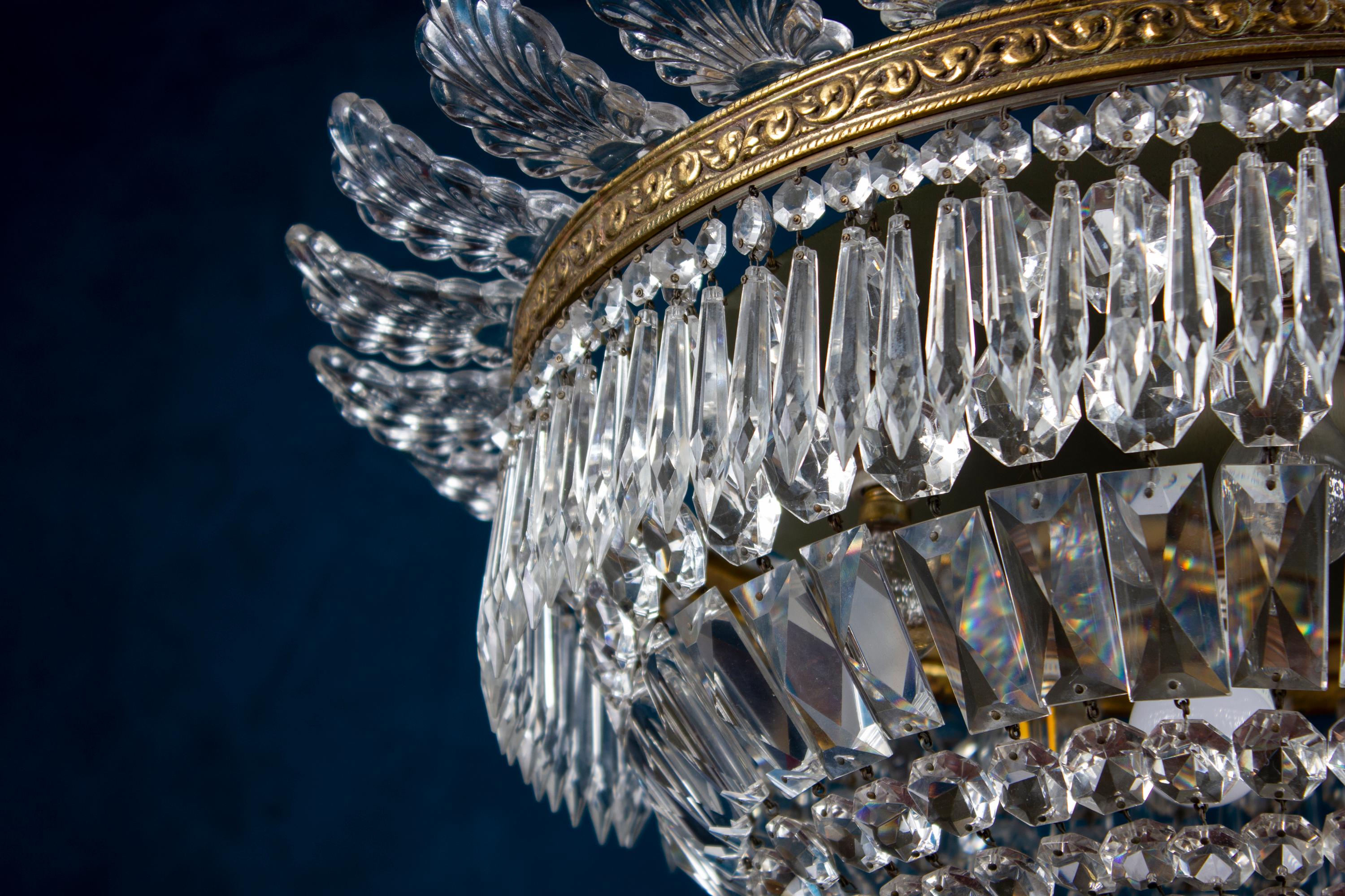 Luxurious Crystal and Brass Chandelier Italy, 1940 For Sale 4