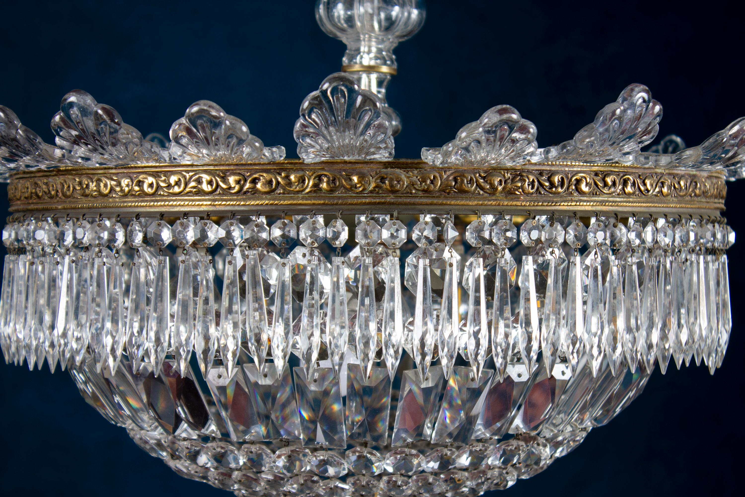 Luxurious Crystal and Brass Chandelier Italy, 1940 In Good Condition For Sale In Rome, IT