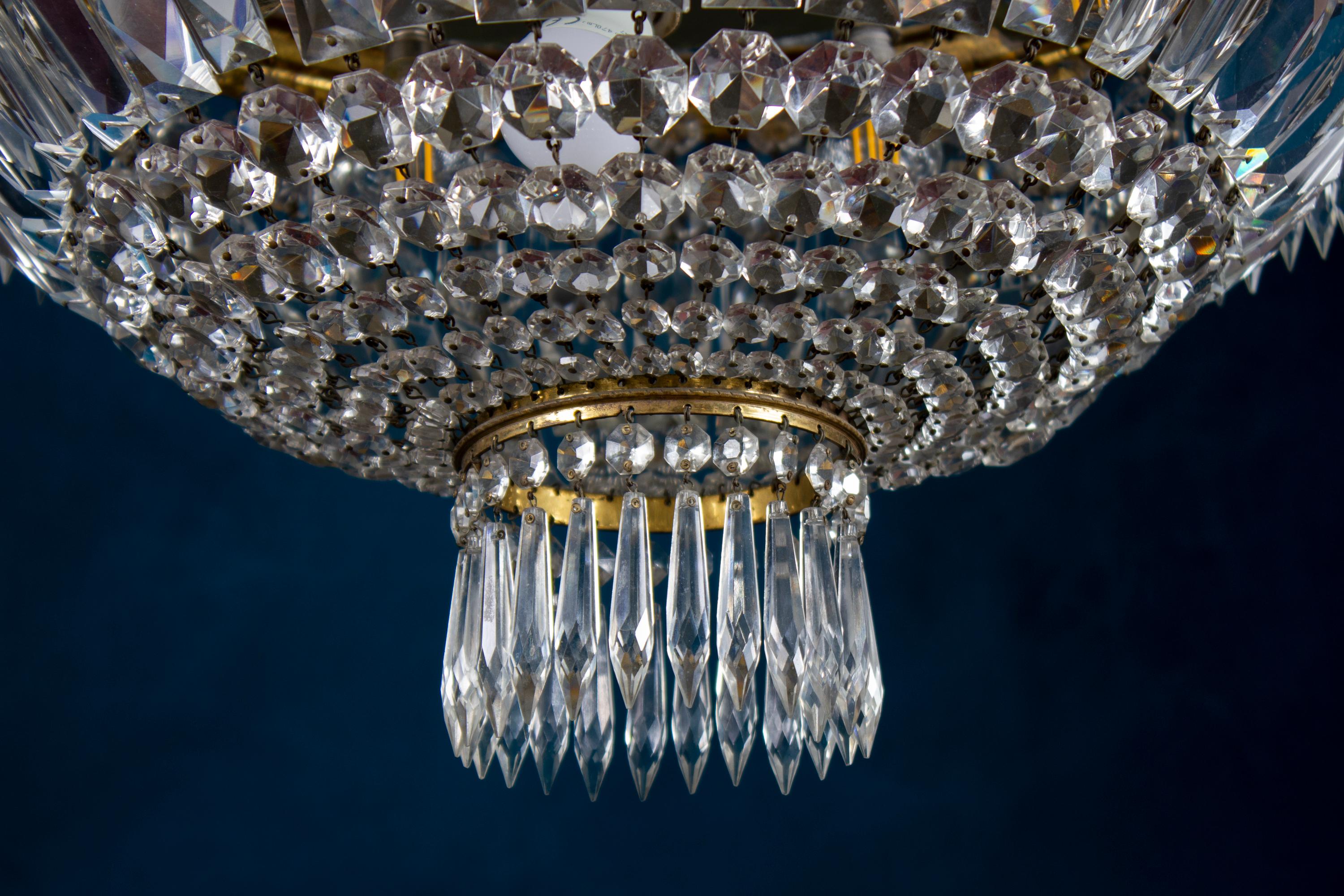 Luxurious Crystal and Brass Chandelier Italy, 1940 For Sale 3
