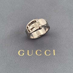 Vintage Luxurious Designer Gucci Belt Ring in 18K White Gold