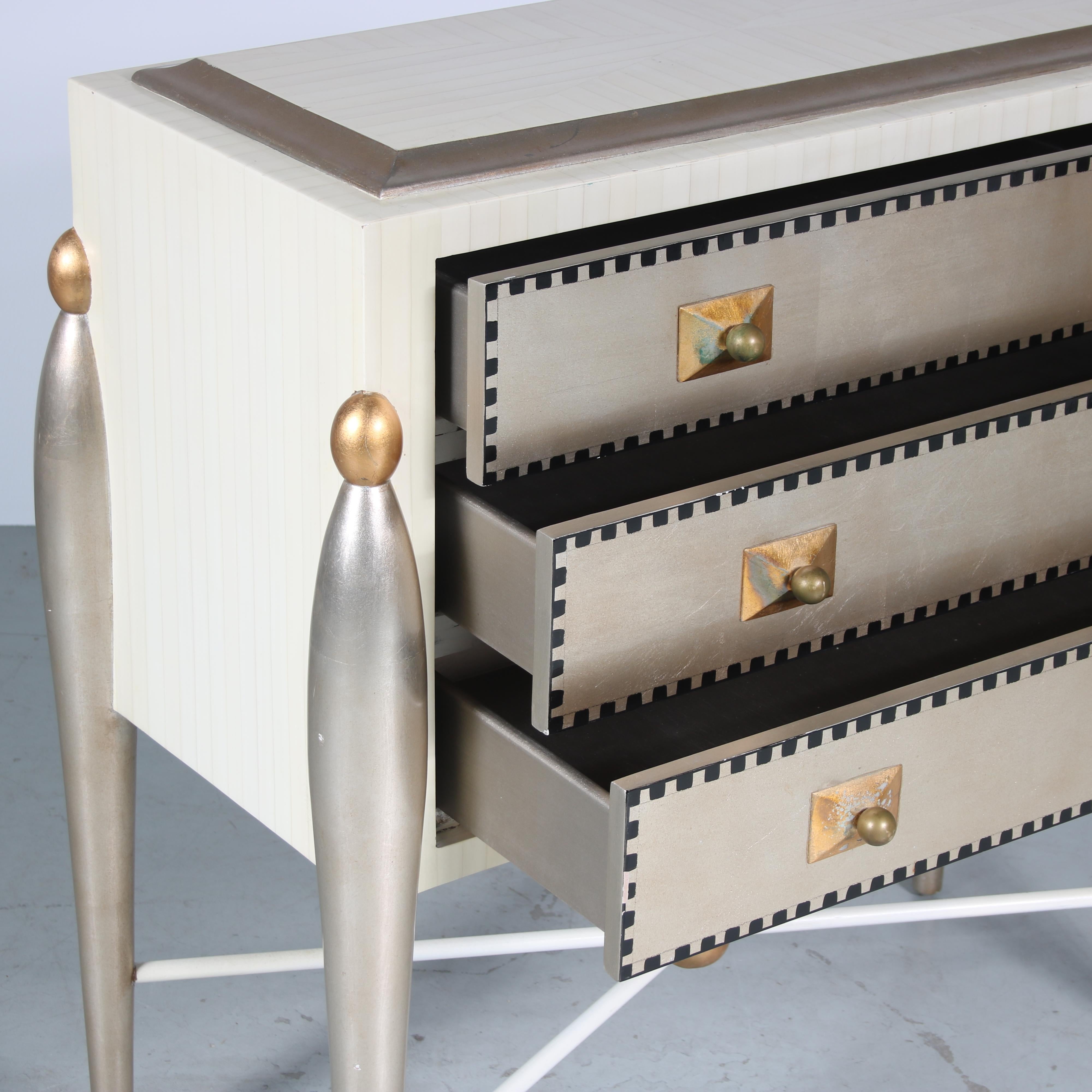 Luxurious Drawer Cabinet in Memphis Style, Italy 1970 For Sale 5