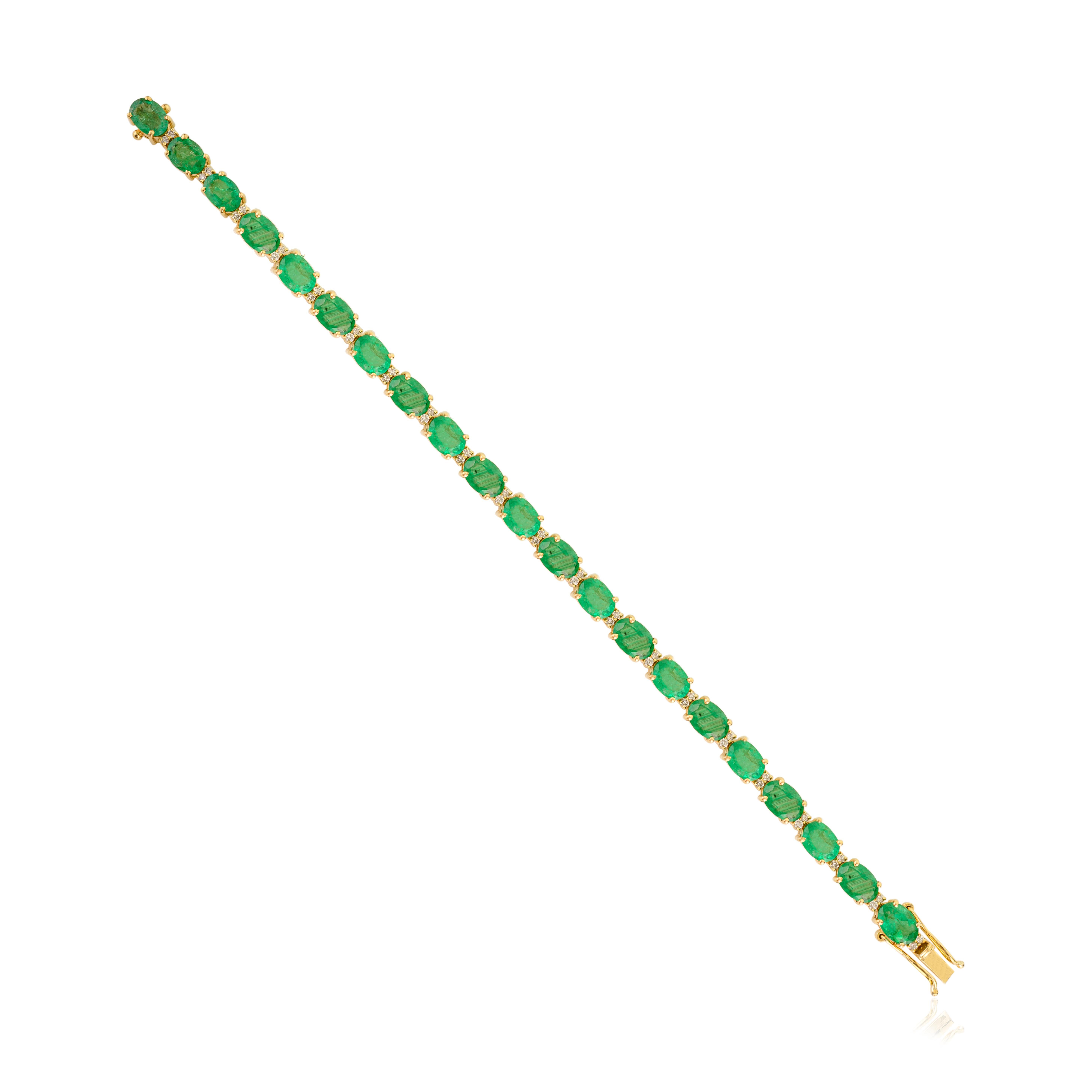 Moderne Luxueux bracelet de tennis en or jaune 18k avec diamant et émeraude en vente