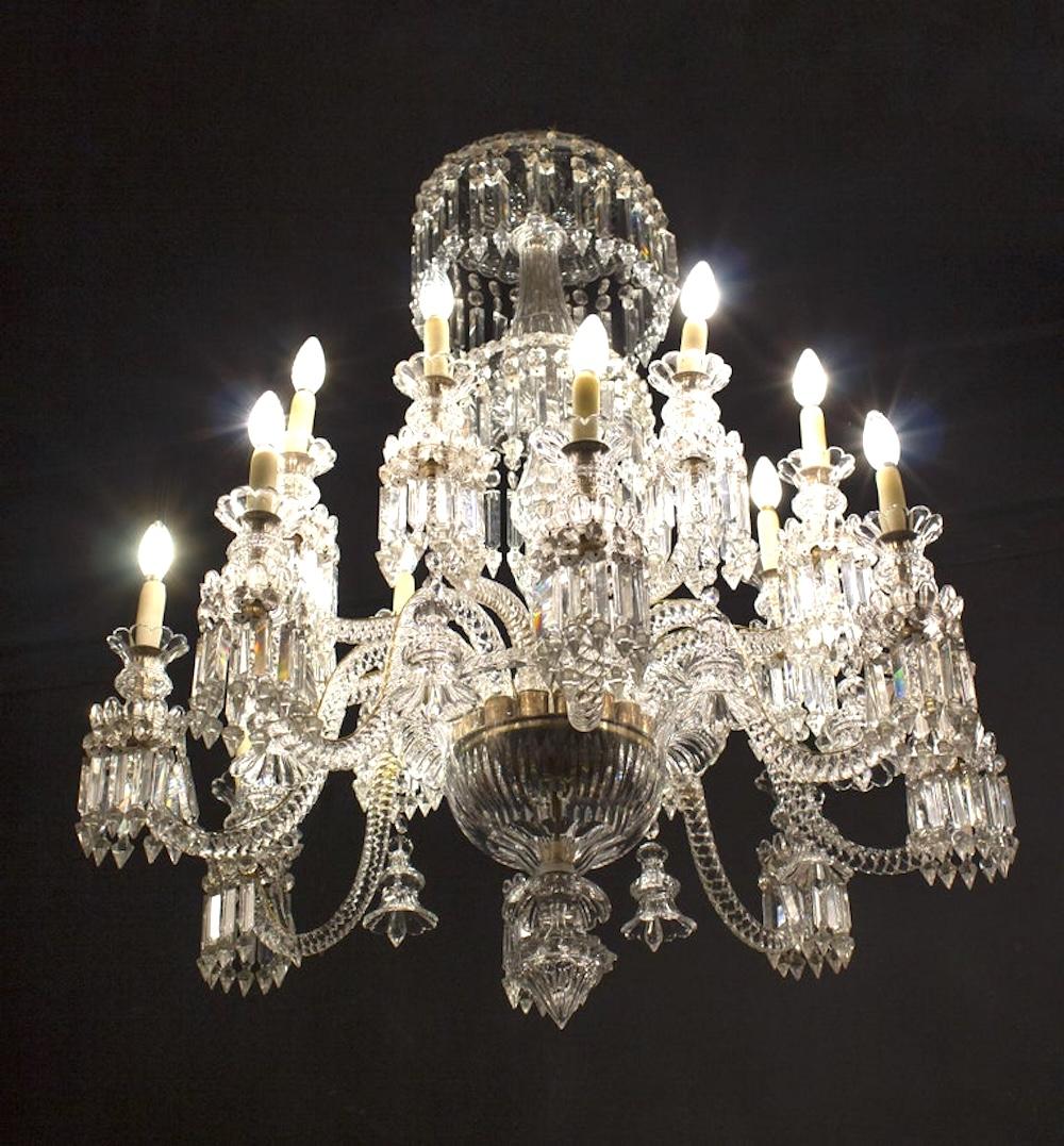 Luxurious French Crystal Chandelier, 1940' In Good Condition For Sale In Rome, IT
