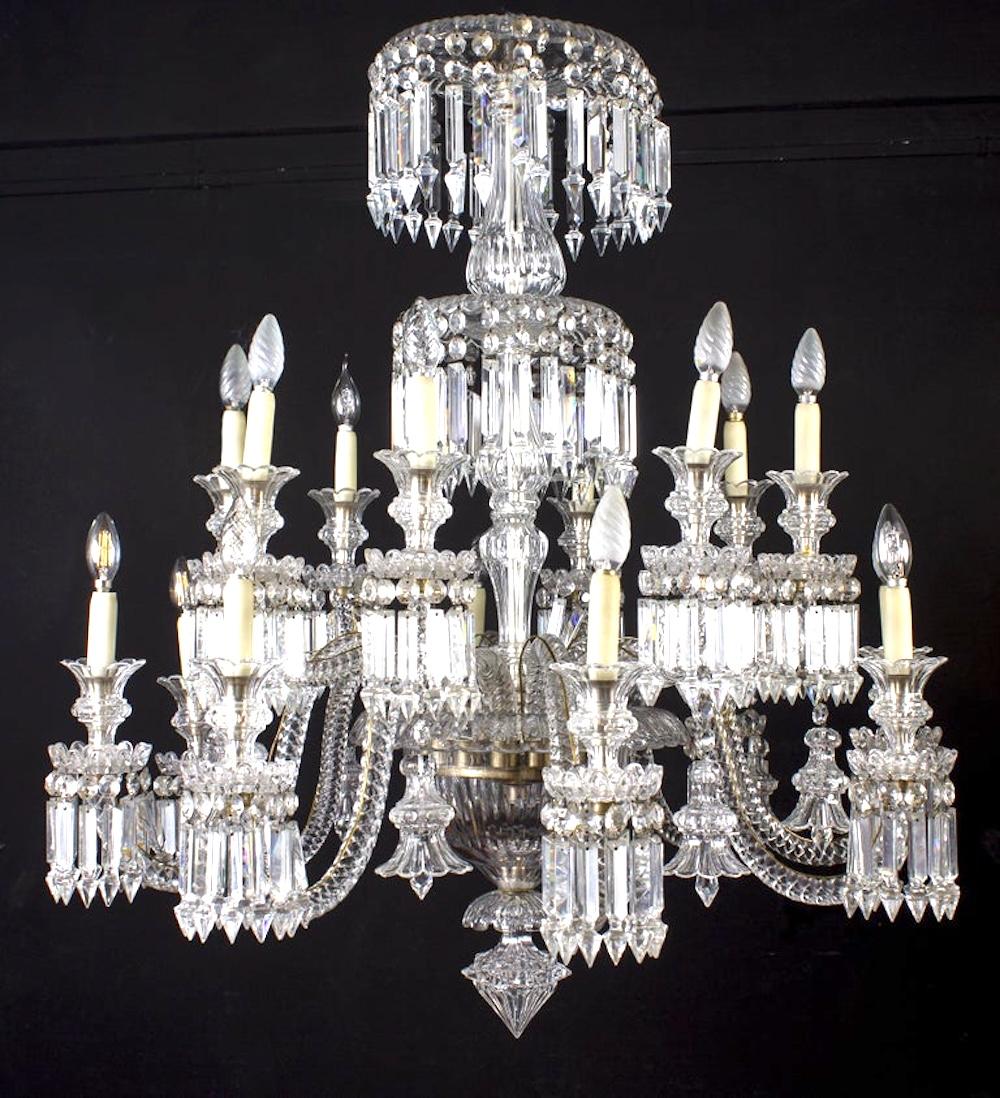 Luxurious French Crystal Chandelier, 1940' For Sale 2