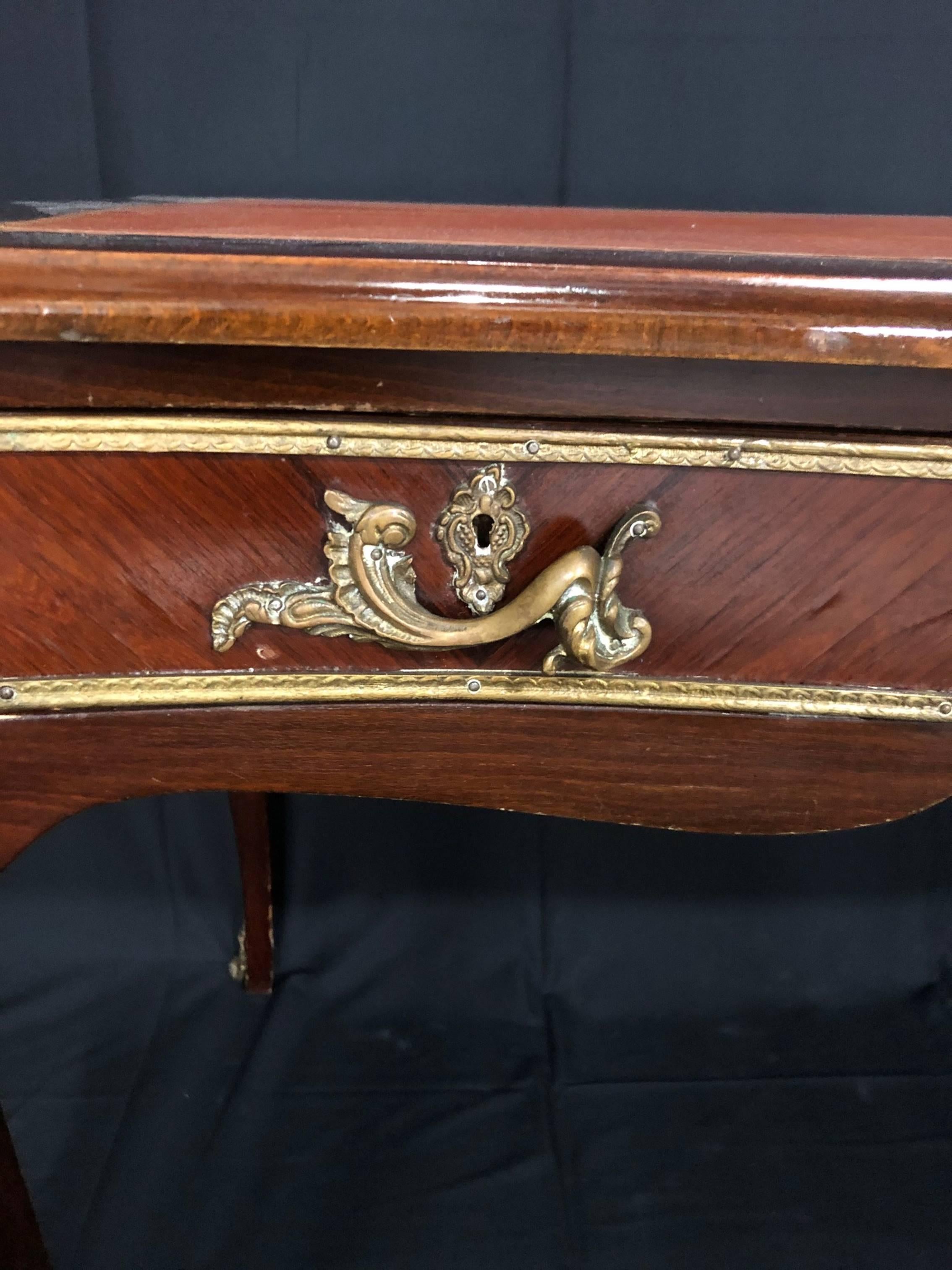 Luxurious French Louis XV Style Walnut and Tooled Leather Bureau Plat Desk 1