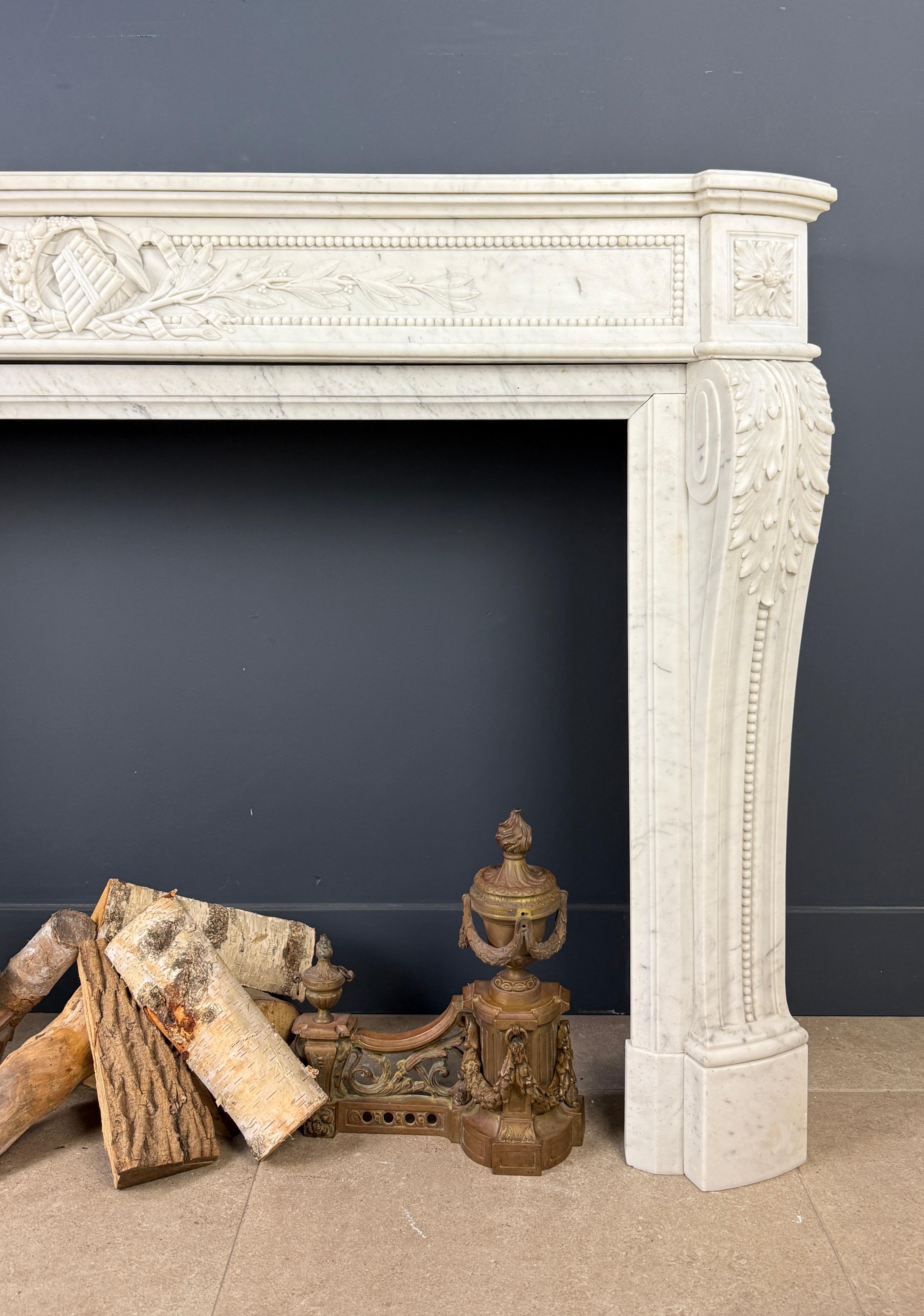 Luxurious French Louis XVI Fireplace Mantel in Carrara Marble with Rich Ornament In Good Condition For Sale In Oostvoorne, NL