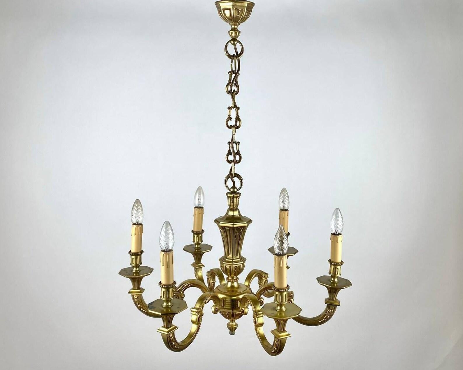 Luxurious Gilt Bronze Chandelier French Bronze Light Suspension, 1960s In Good Condition For Sale In Bastogne, BE