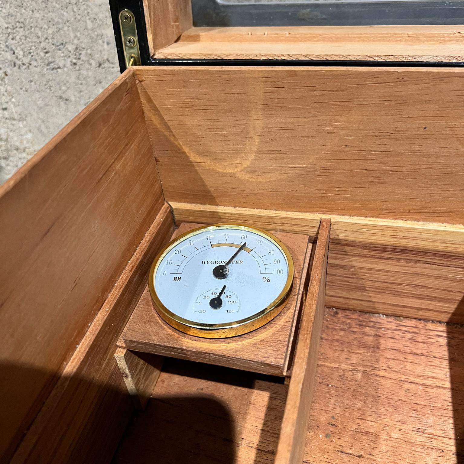 Luxurious Cigar Humidor Exotic Macassar Glass Top and Brass For Sale 8