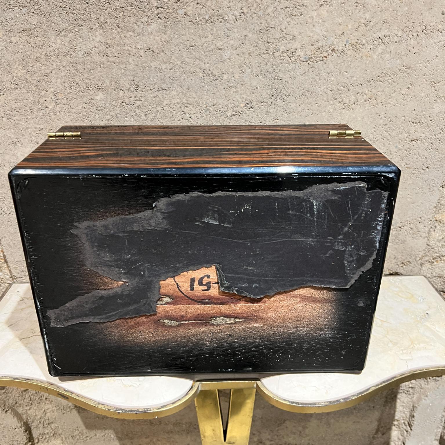 Luxurious Cigar Humidor Exotic Macassar Glass Top and Brass For Sale 11