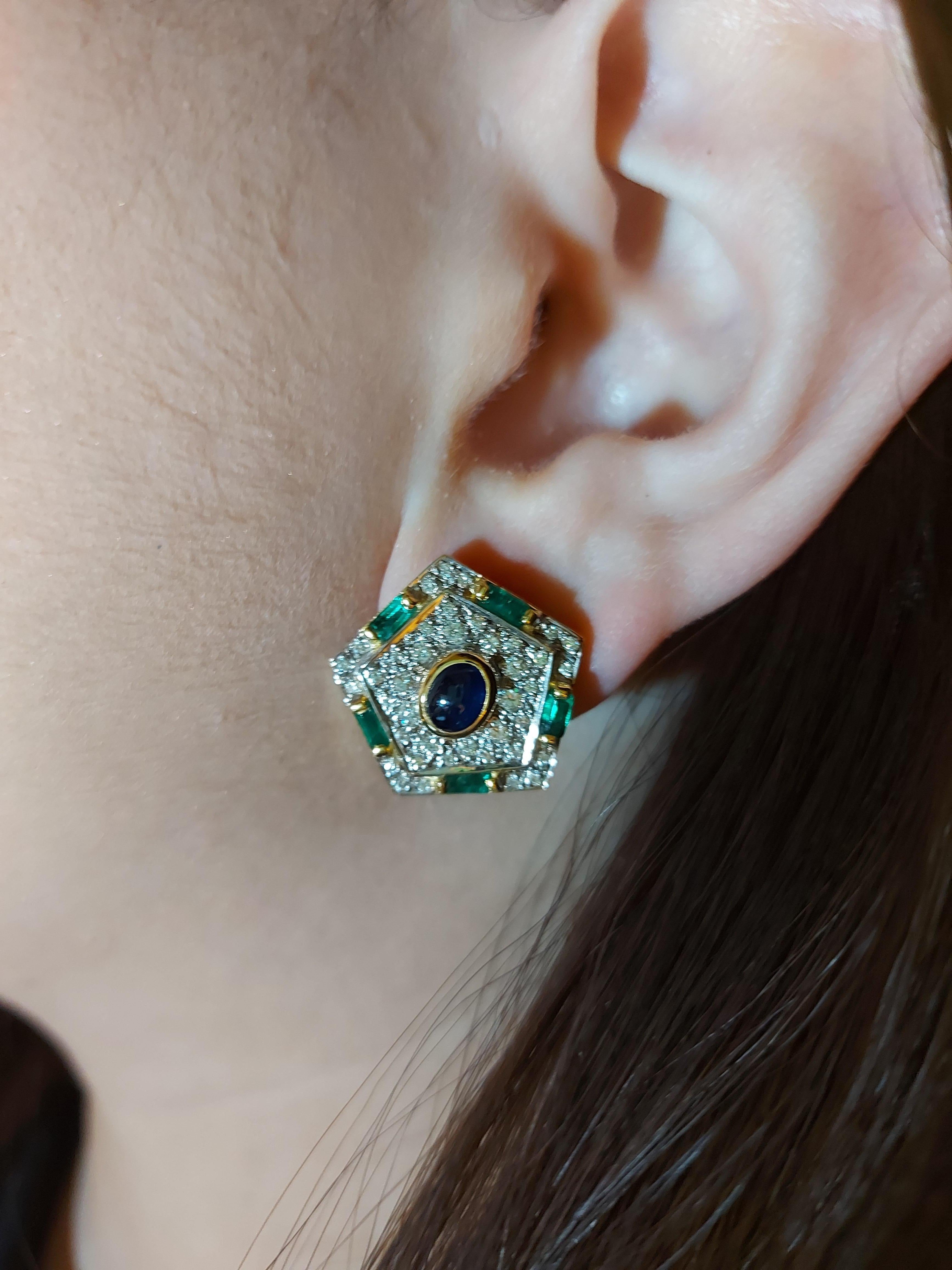 Luxurious Gold Clip-On Earrings With Diamonds, Emerald and Cabochon Sapphire For Sale 11