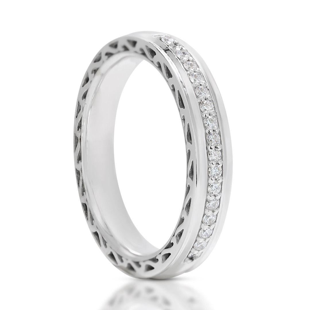 Luxurious Half-eternity Diamond Ring in 18K White Gold In New Condition For Sale In רמת גן, IL