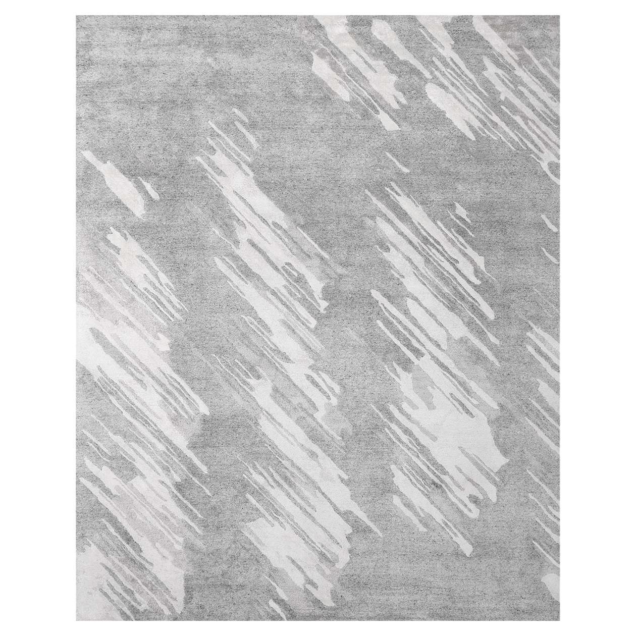 Luxurious Handcrafted White / Gray Area Rug For Sale