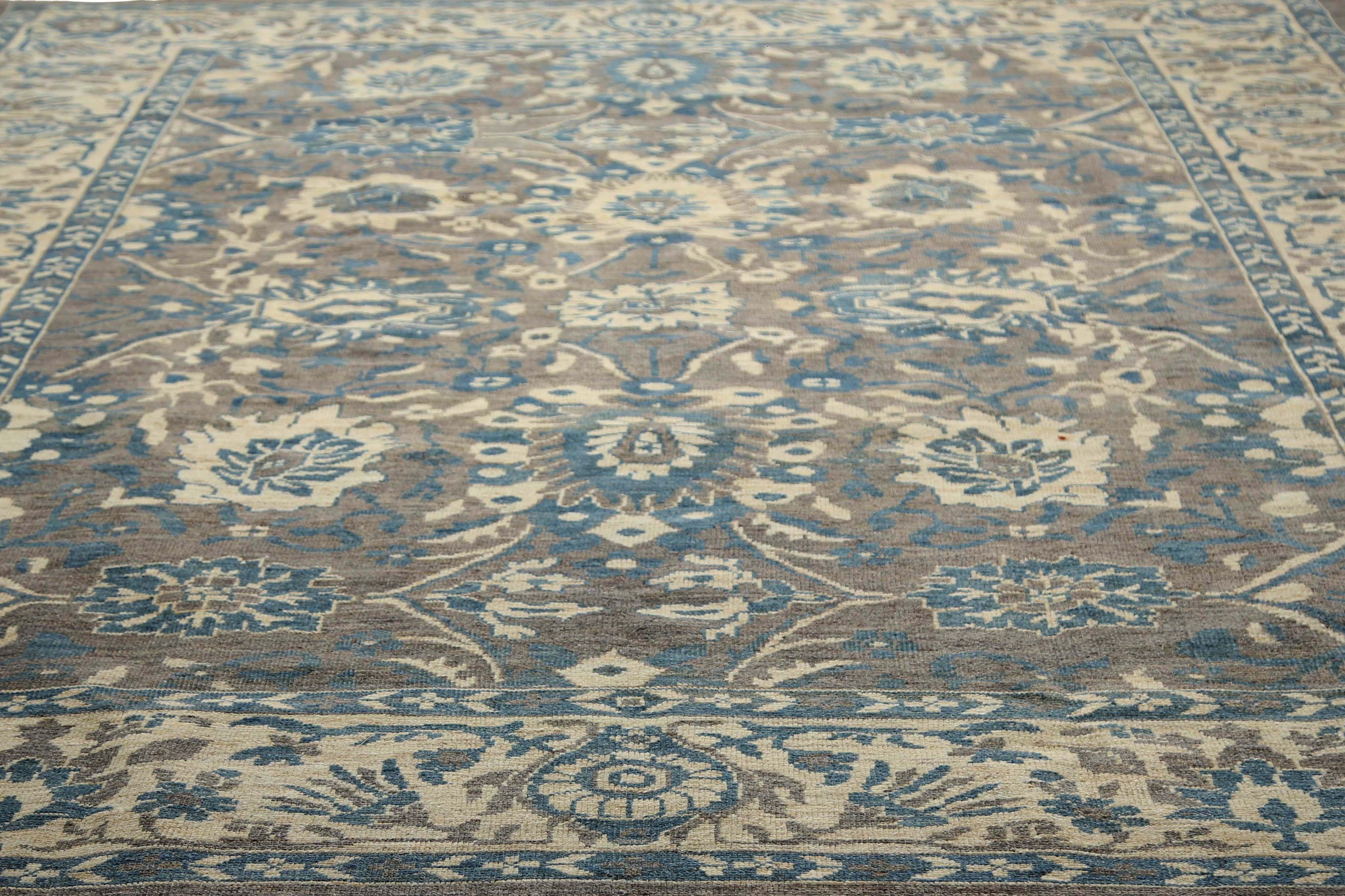Contemporary Luxurious Handmade Sultanabad Rug - Traditional Design, Blue, Grey, and Beige To For Sale