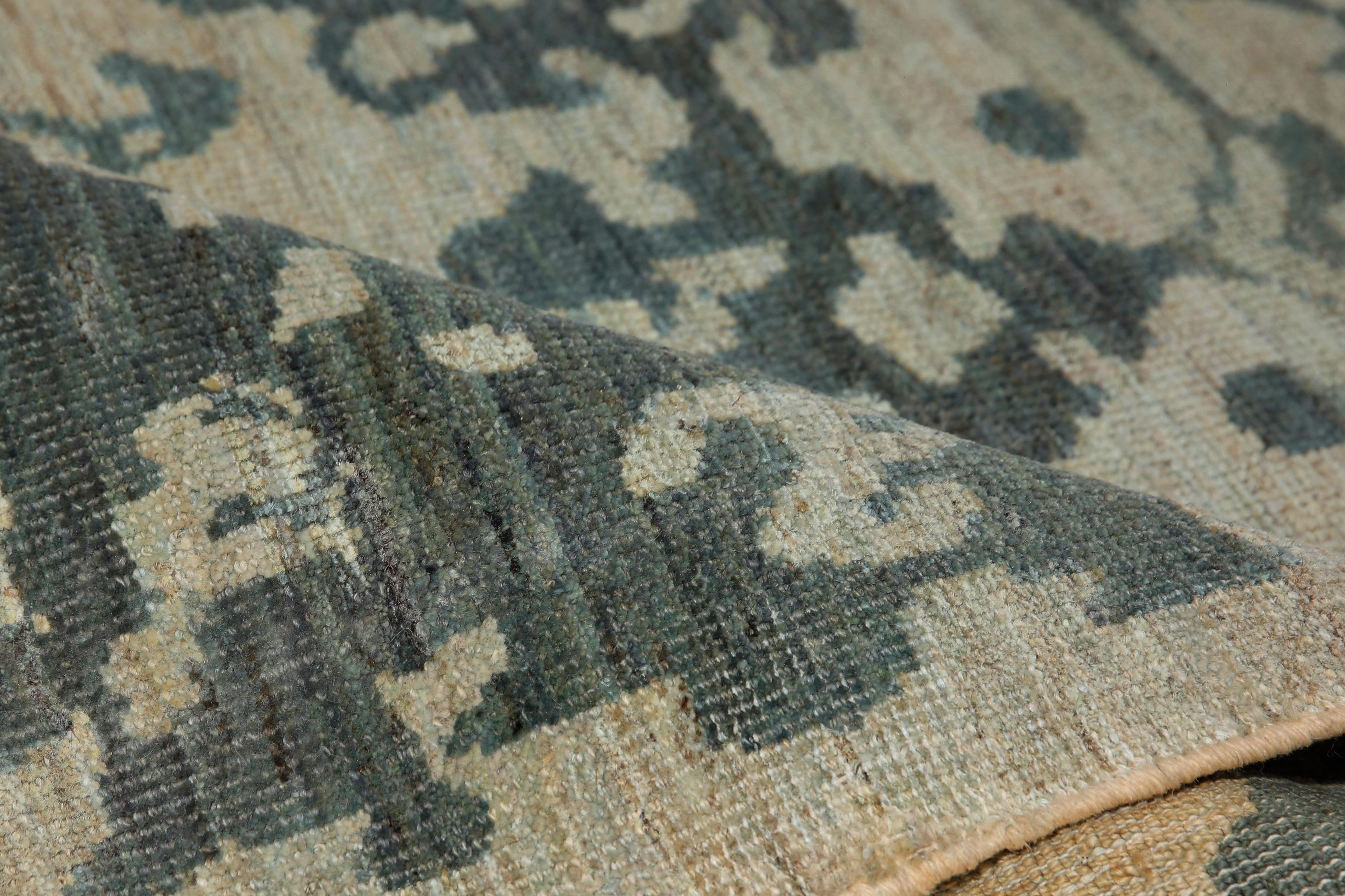 Hand-Woven Luxurious Handmade Sultanabad Rug - Transitional Design, Blue Tones - 5'10'' x 8 For Sale