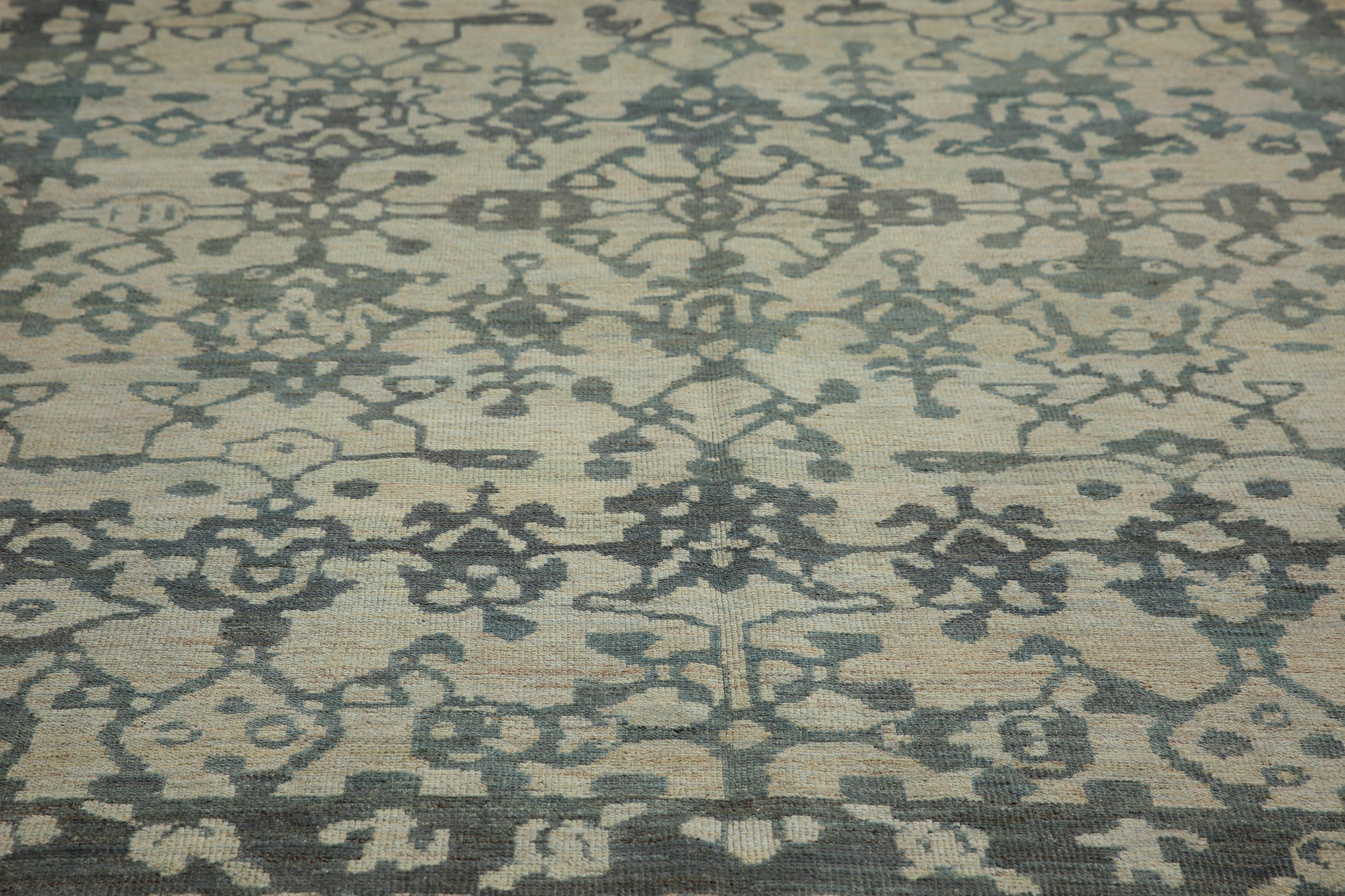 Luxurious Handmade Sultanabad Rug - Transitional Design, Blue Tones - 5'10'' x 8 For Sale 1