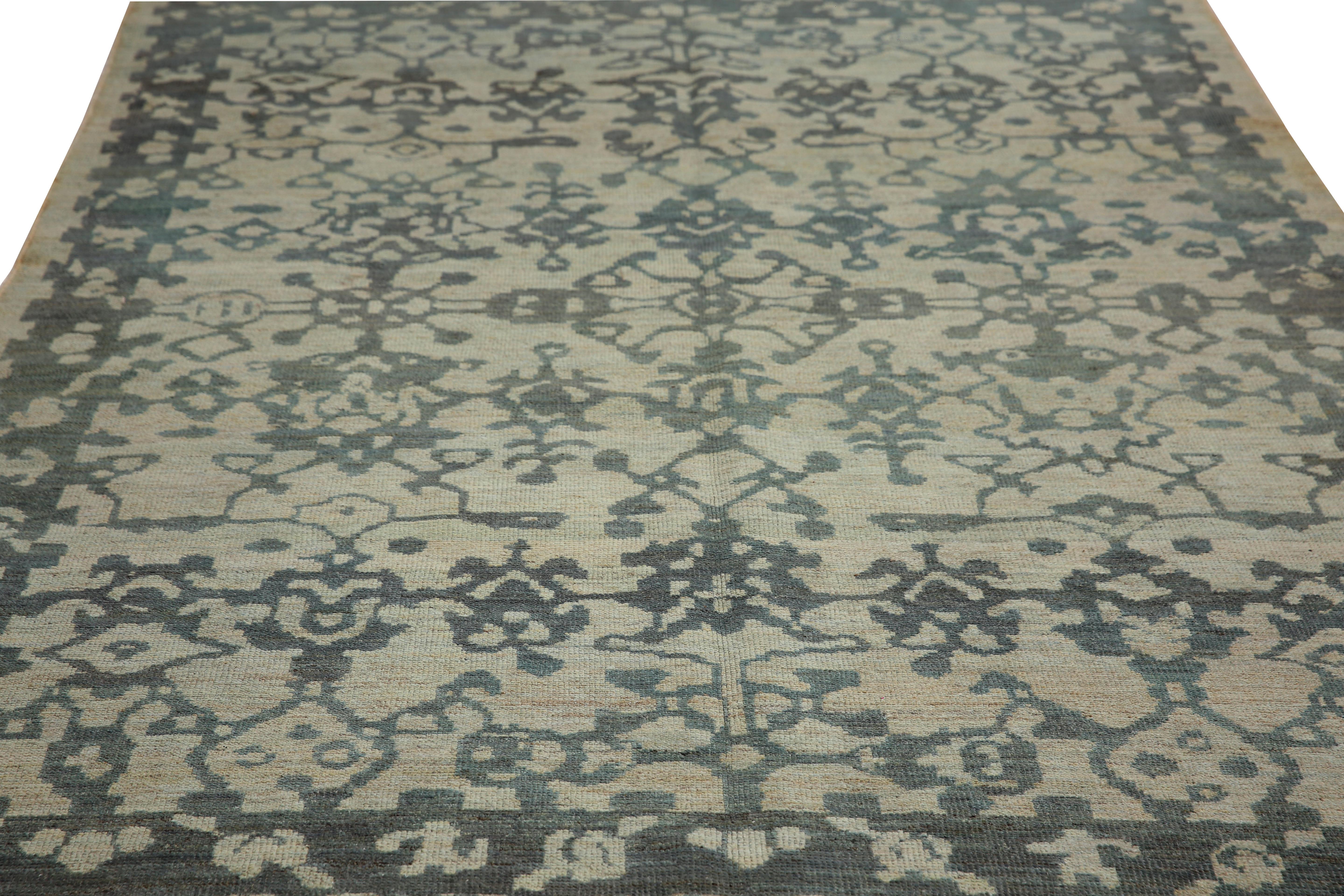 Luxurious Handmade Sultanabad Rug - Transitional Design, Blue Tones - 5'10'' x 8 For Sale 2