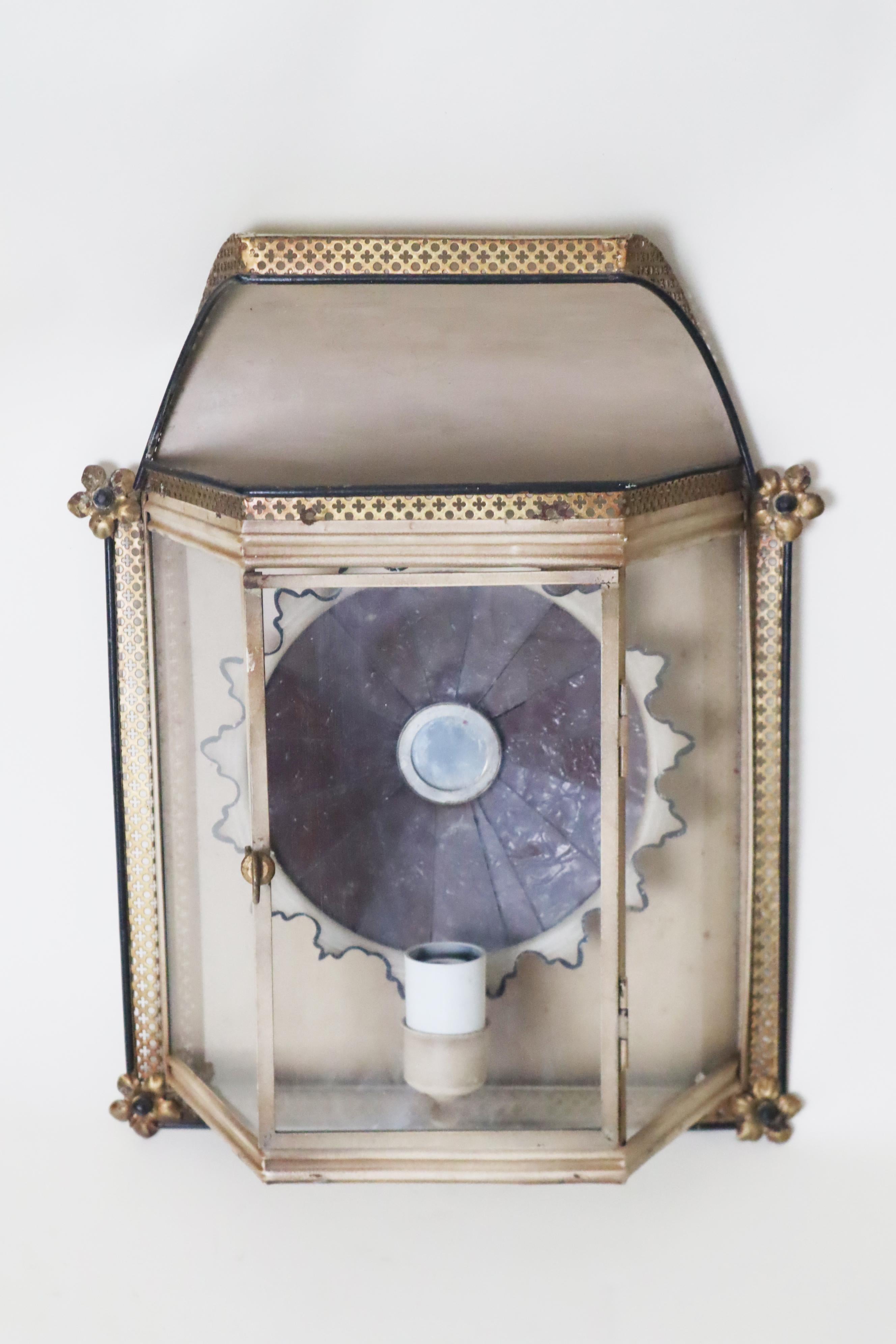 Luxurious Hollywood Regency Wall Lantern France 1960s For Sale 6