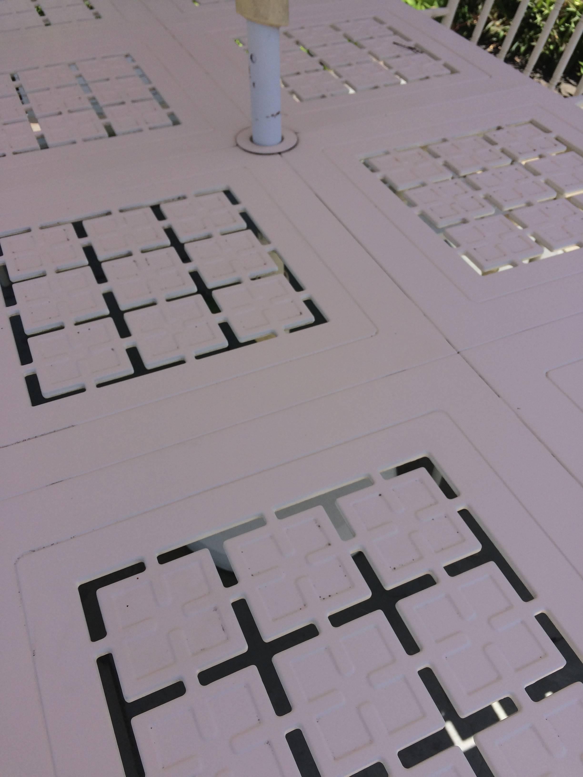 Luxurious Large Rectangular Patio Dining Table Set with Six Chairs In Excellent Condition In Hopewell, NJ