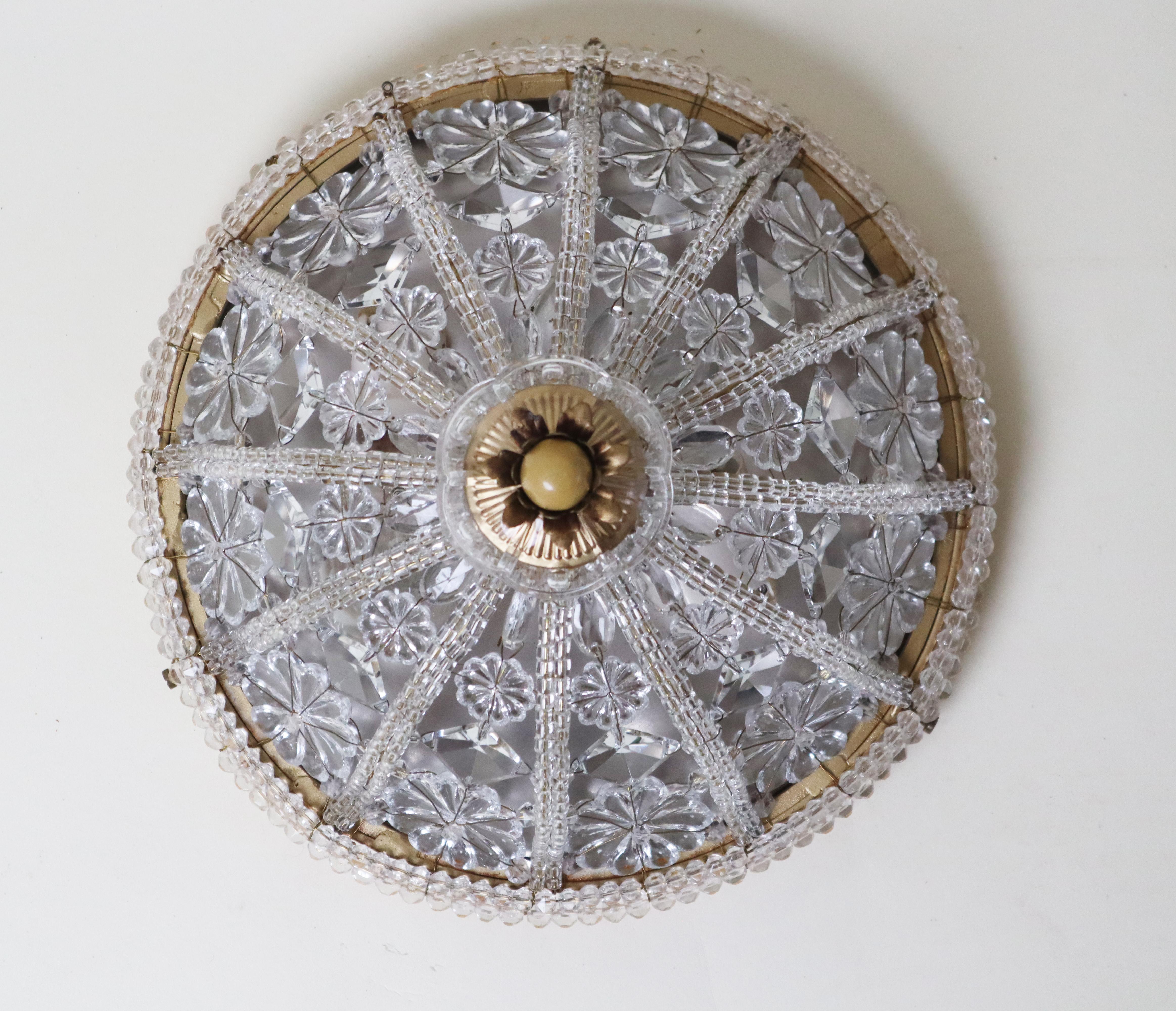 Lujoso empotrable de cristal de plomo con diseño floral estilo Hollywood Regency en venta 2