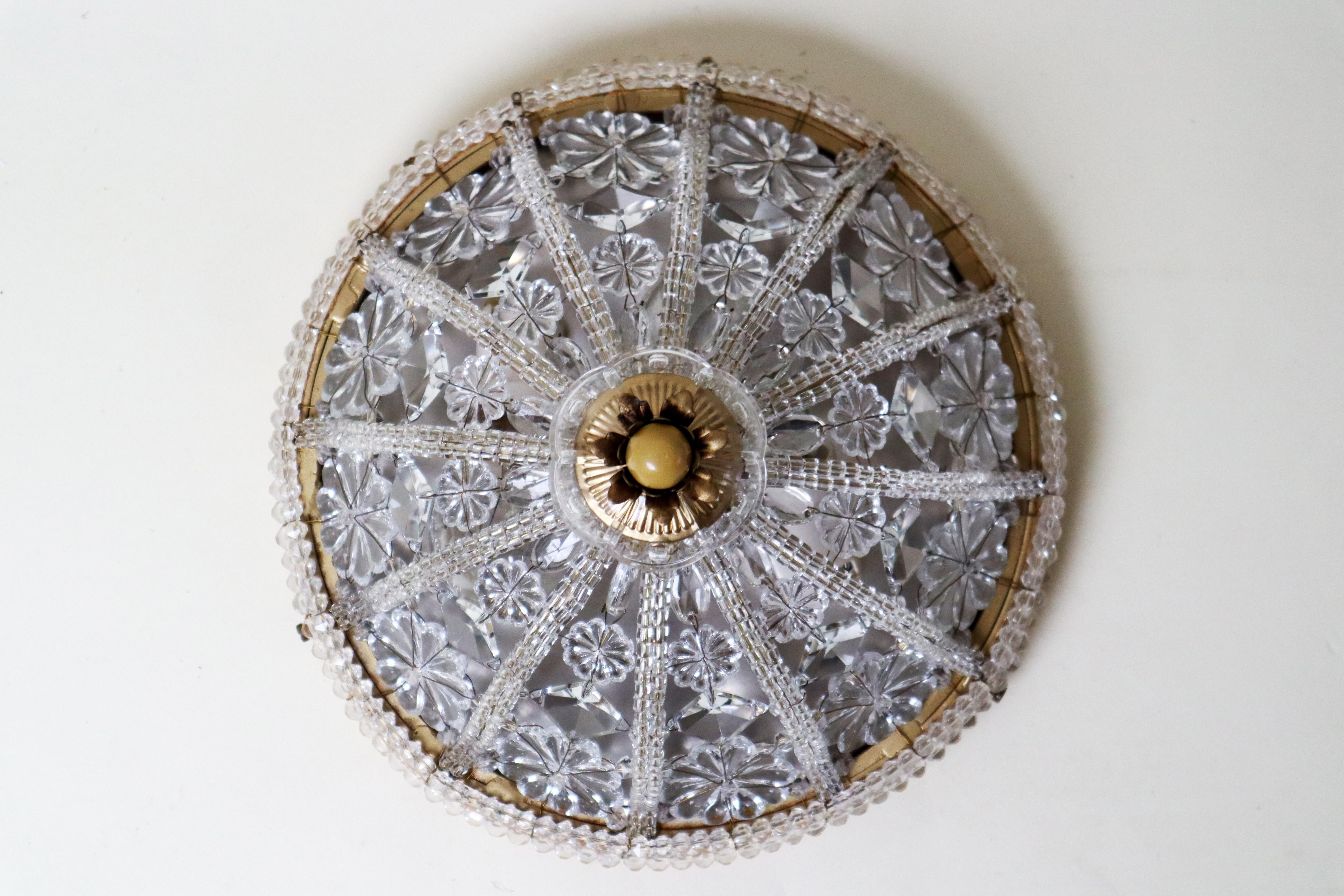 Lujoso empotrable de cristal de plomo con diseño floral estilo Hollywood Regency Hecho a mano en venta