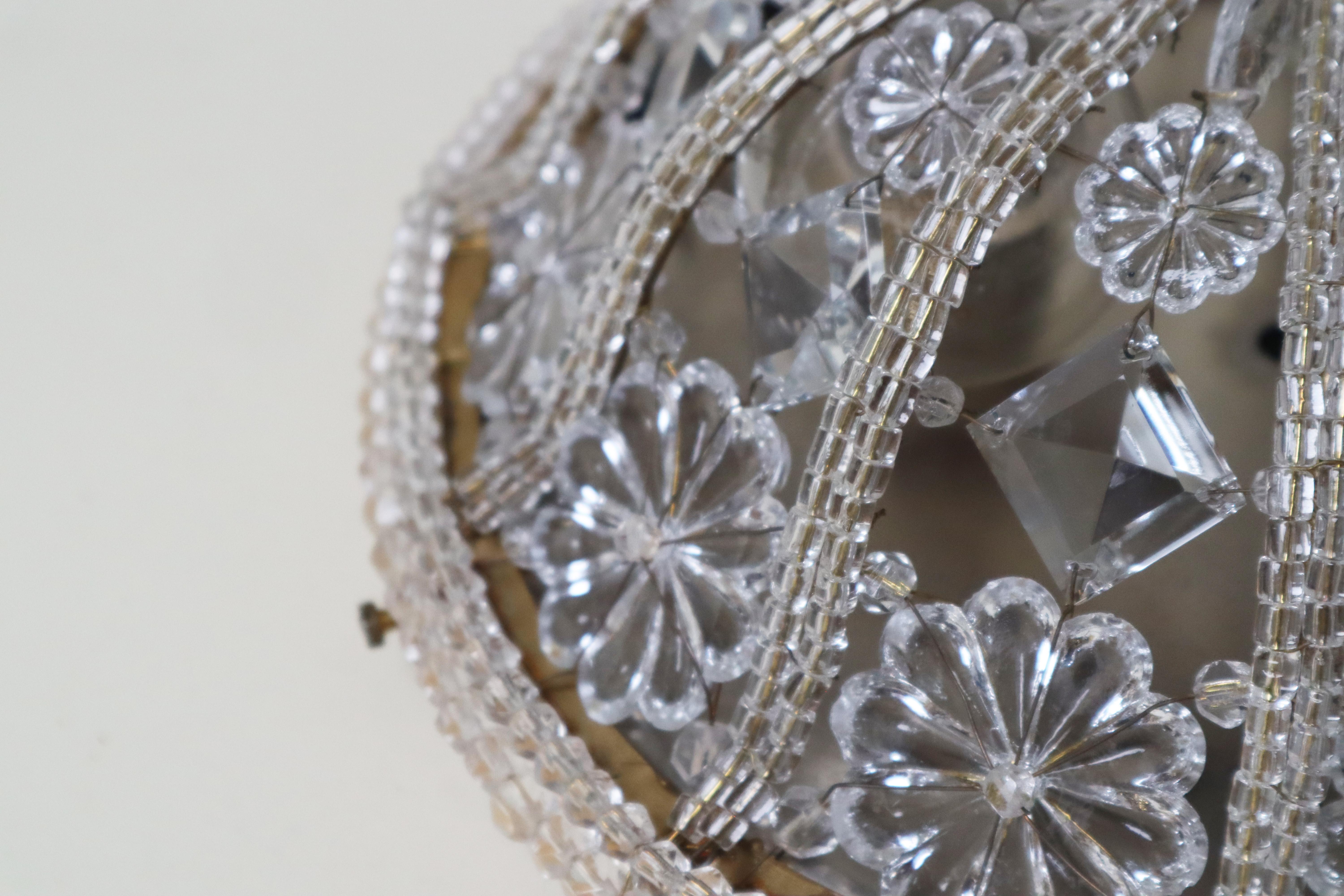 Lujoso empotrable de cristal de plomo con diseño floral estilo Hollywood Regency principios del siglo XX en venta