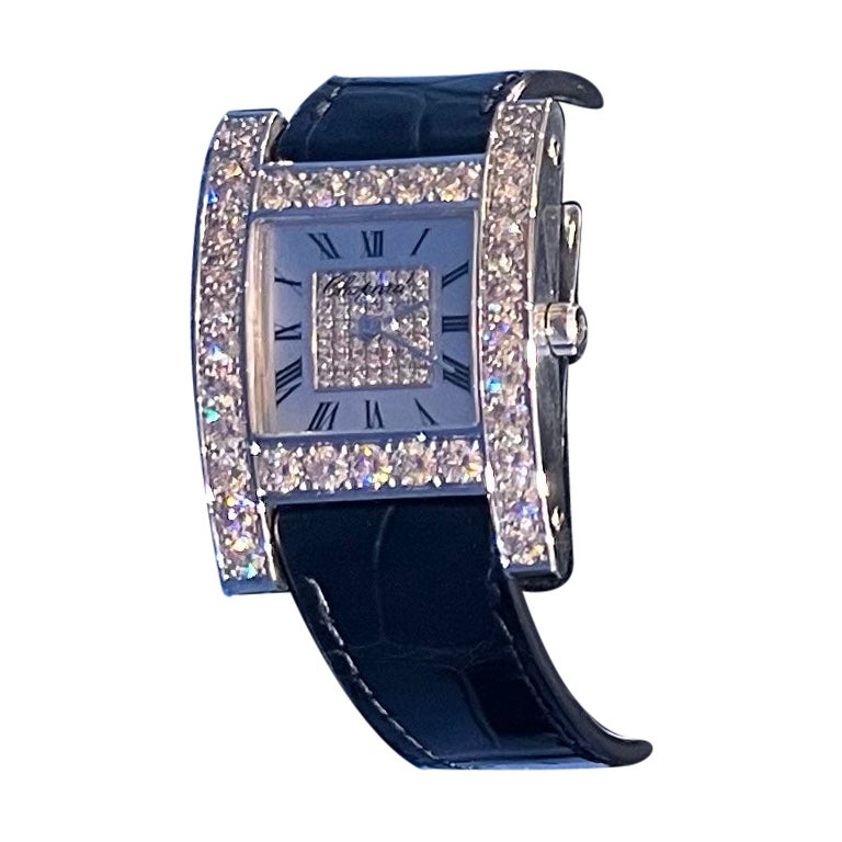 Exquisite, wie brandneu, Damen Anwesen 18 Karat Weißgold Chopard Kleid Uhr verfügt über eine schöne Perlmutt-Zifferblatt, mit römischen Ziffern und einem Pave Diamant quadratische Form Mittelstück, umgeben von einem 