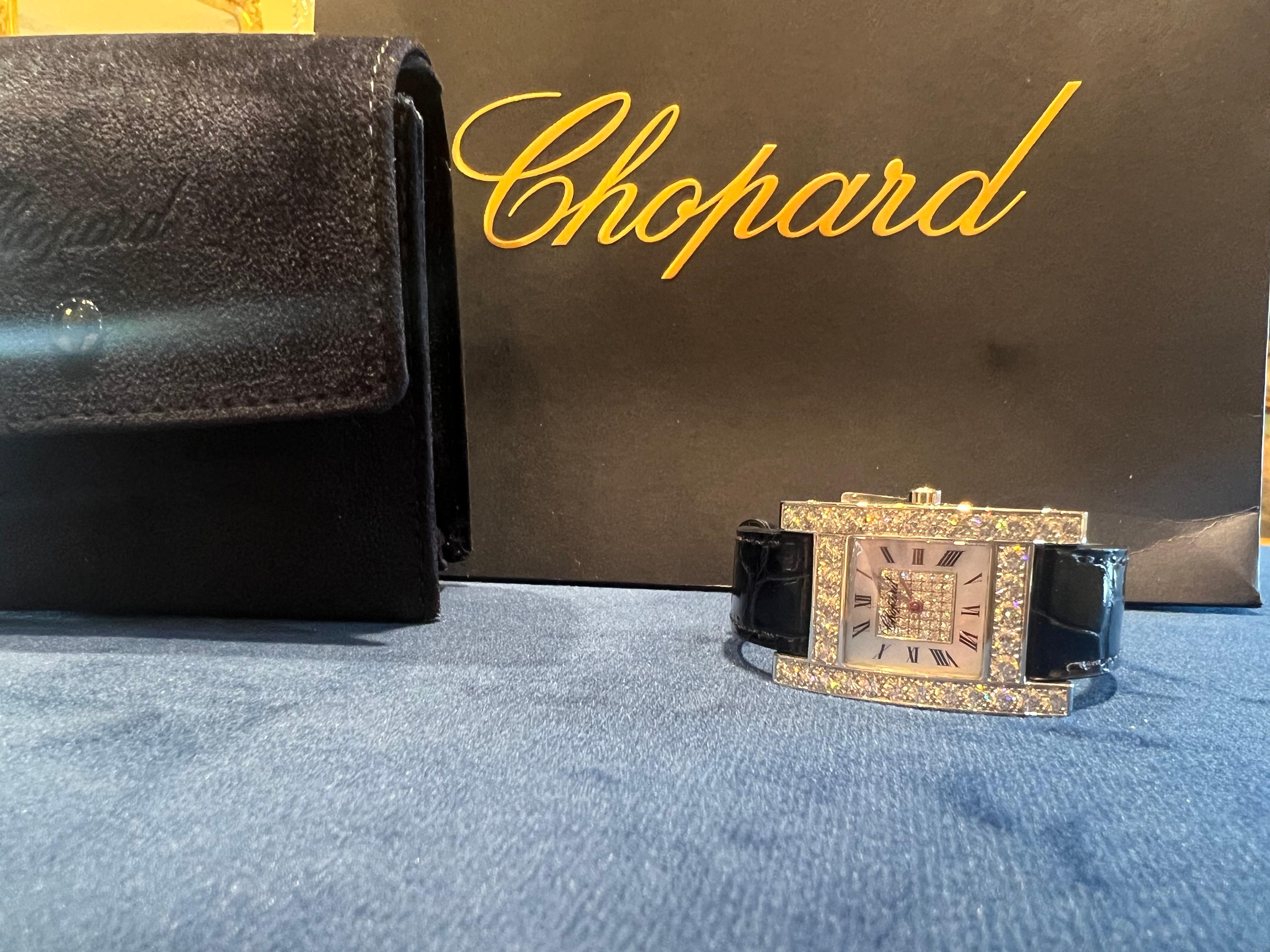 Luxueuse montre Chopard neuve en or 18 carats avec cadran et lunette en diamants, pour femmes  en vente 1
