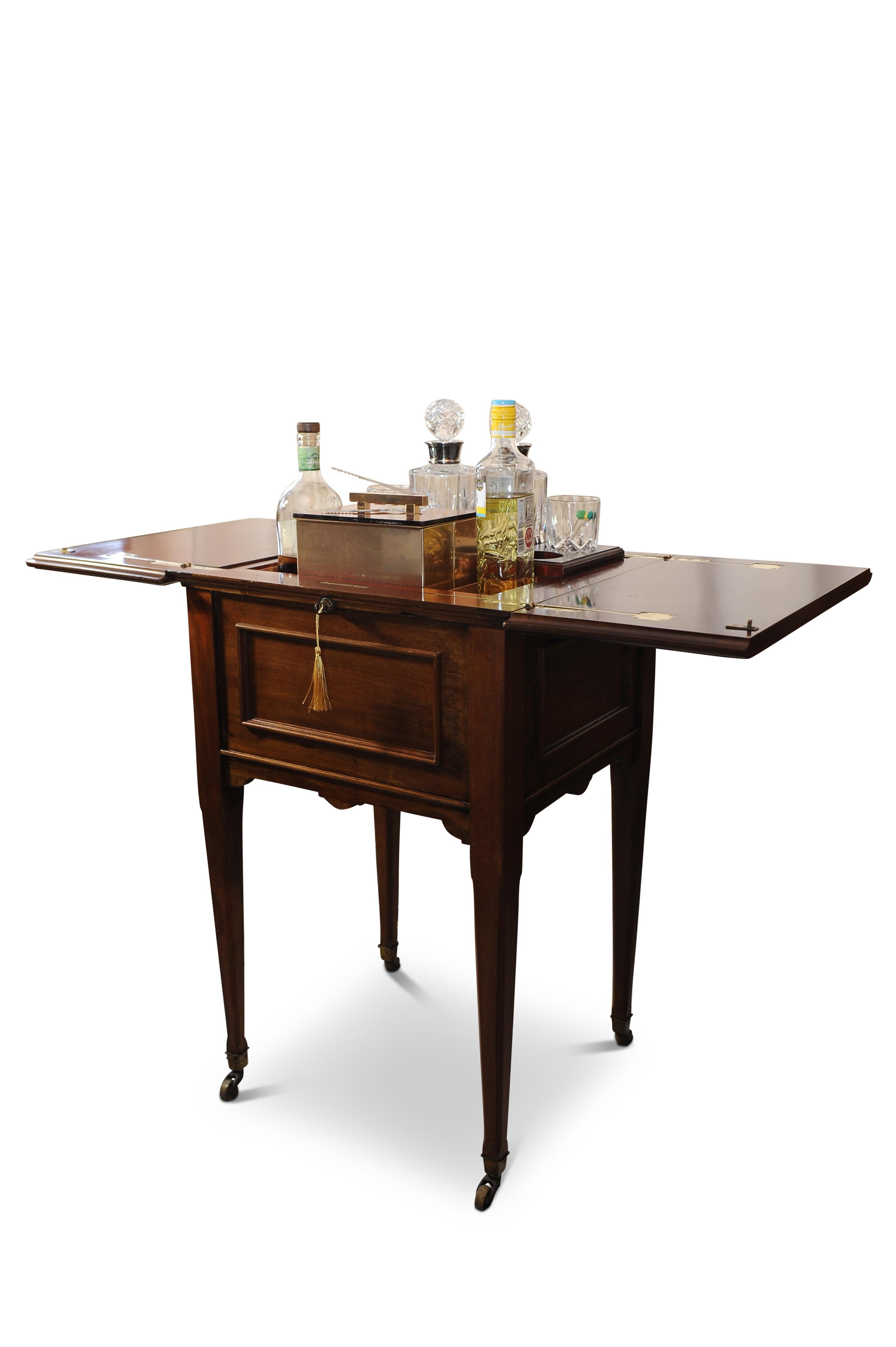 English Luxurious London Made 1920s Pop Up Dry Bar Drinks Cabinet and Decanters For Sale