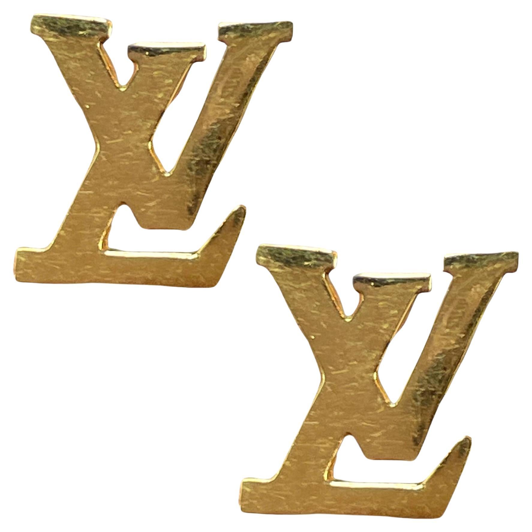 Lussuosi gemelli in oro giallo 14 carati con l'iconico Monogram "LV in vendita