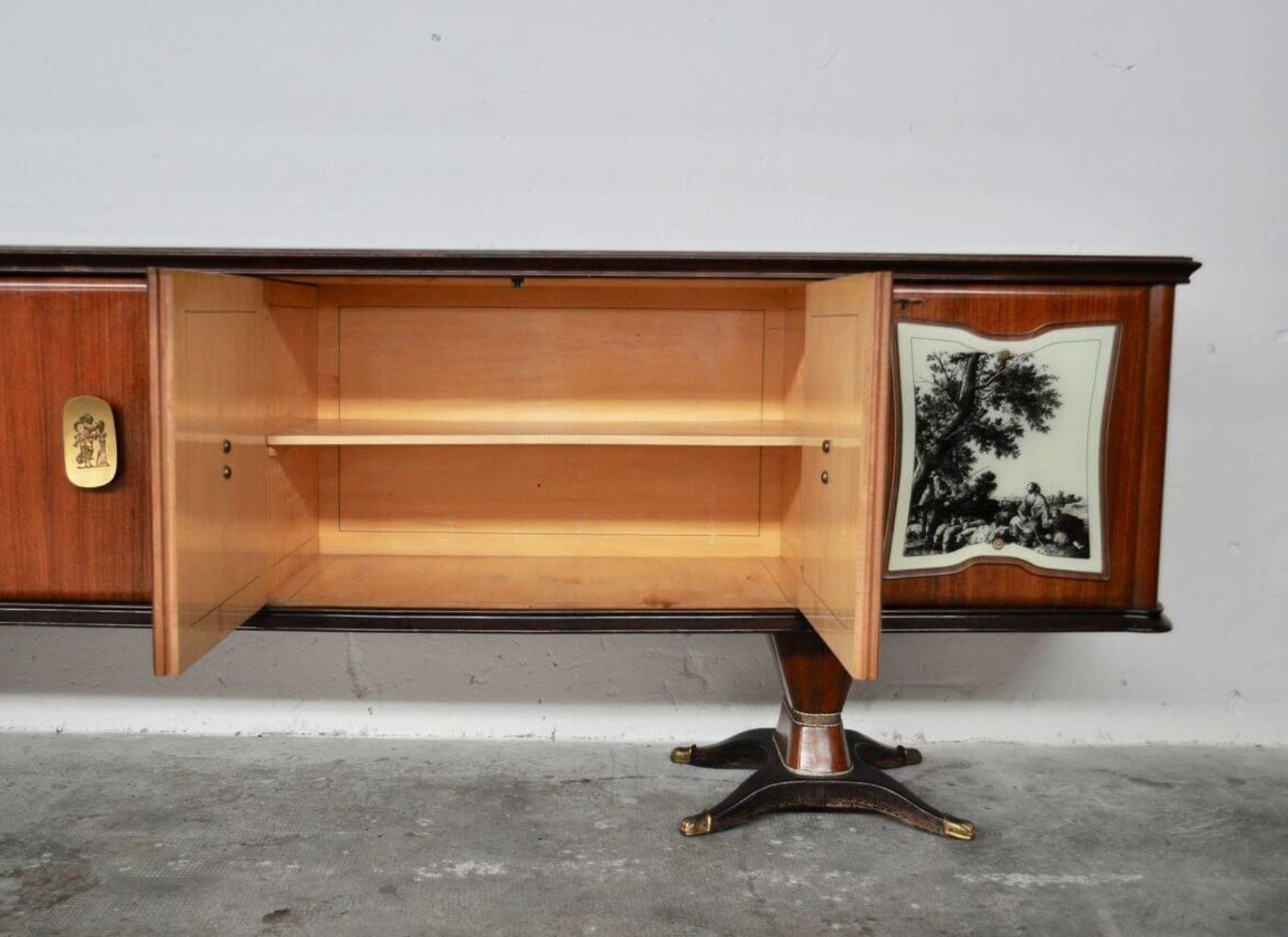 Luxurious Mahogany Credenza with Pear, Brass, and Marbled Glass by F.lli Rigamon in vendita 3