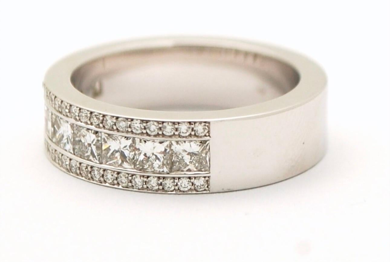 Taille princesse Alliance luxueuse pour hommes en platine 3 carats, bijoux en diamants pour hommes en vente