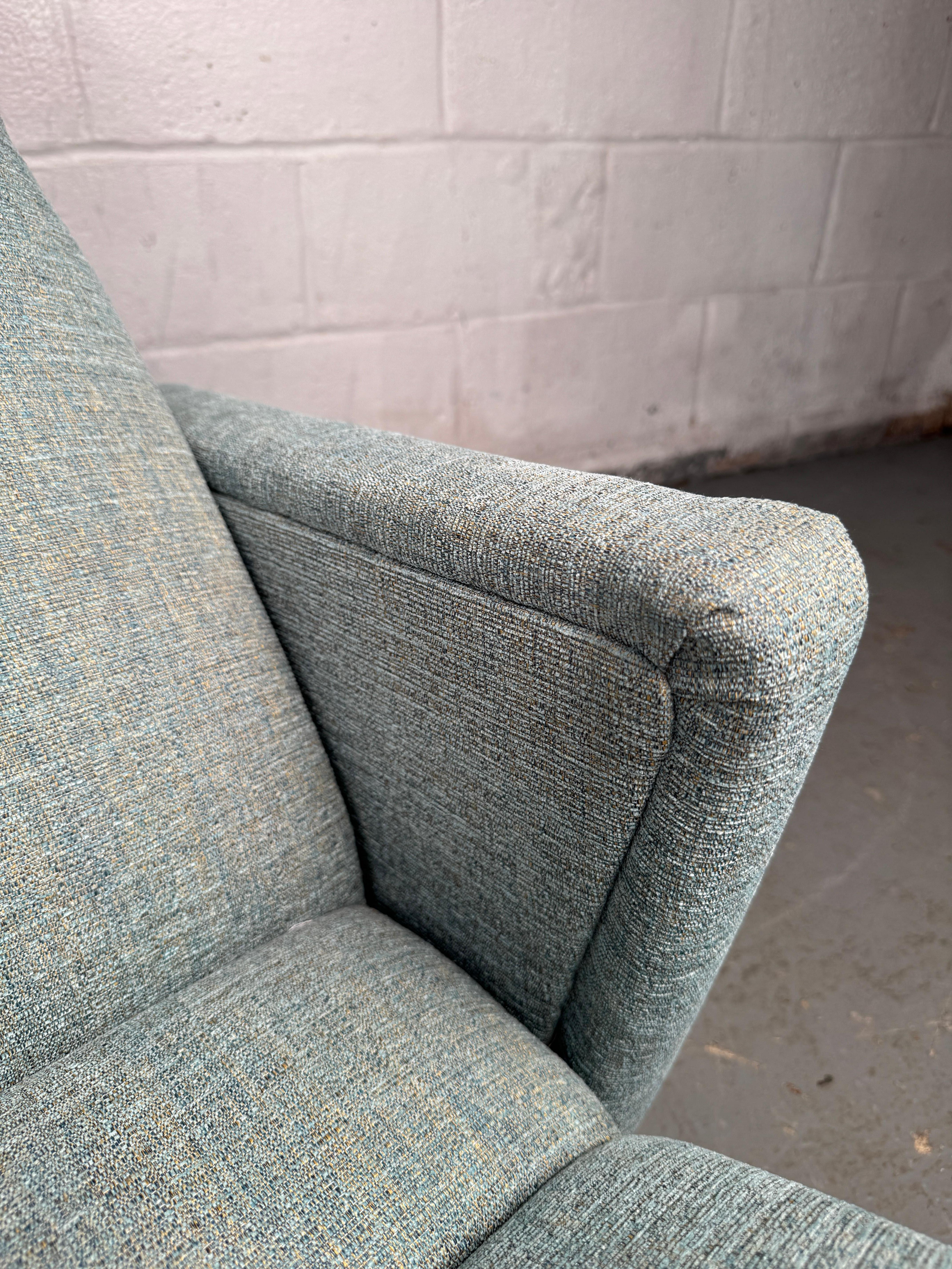 Luxuriöser Mid-Century Modern Lounge Chair im Angebot 9