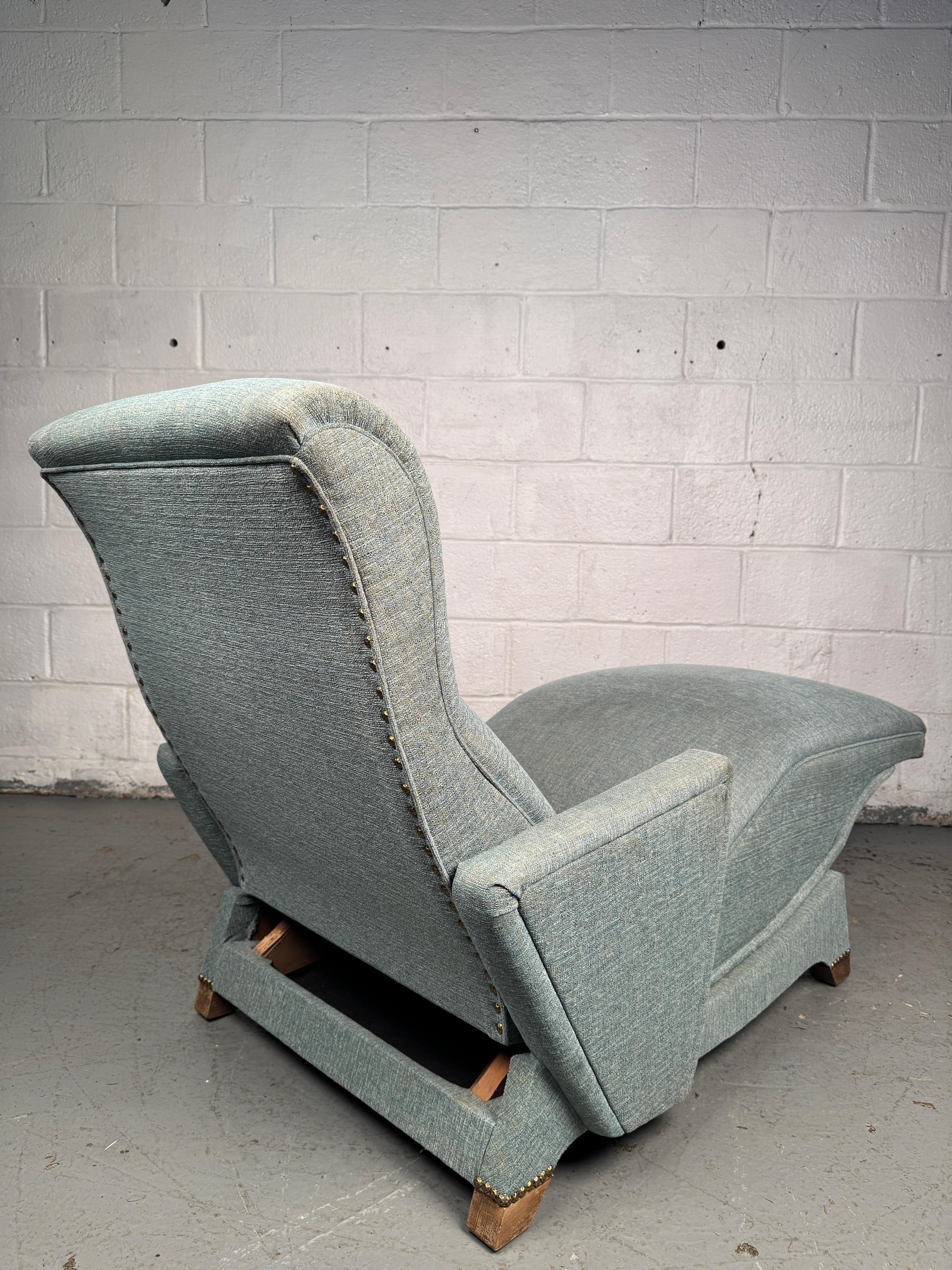 Luxuriöser Mid-Century Modern Lounge Chair (20. Jahrhundert) im Angebot