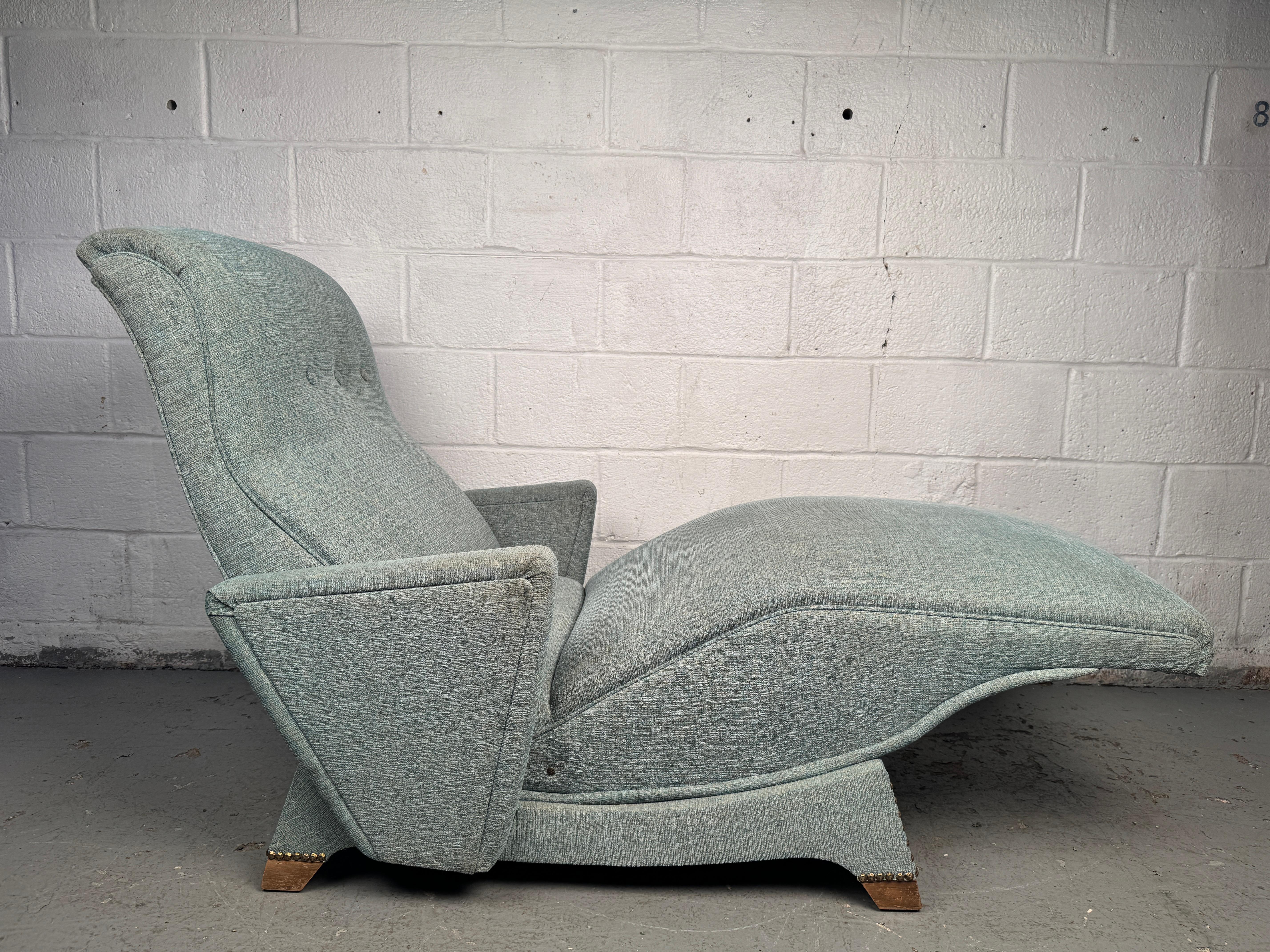 Luxuriöser Mid-Century Modern Lounge Chair im Angebot 1