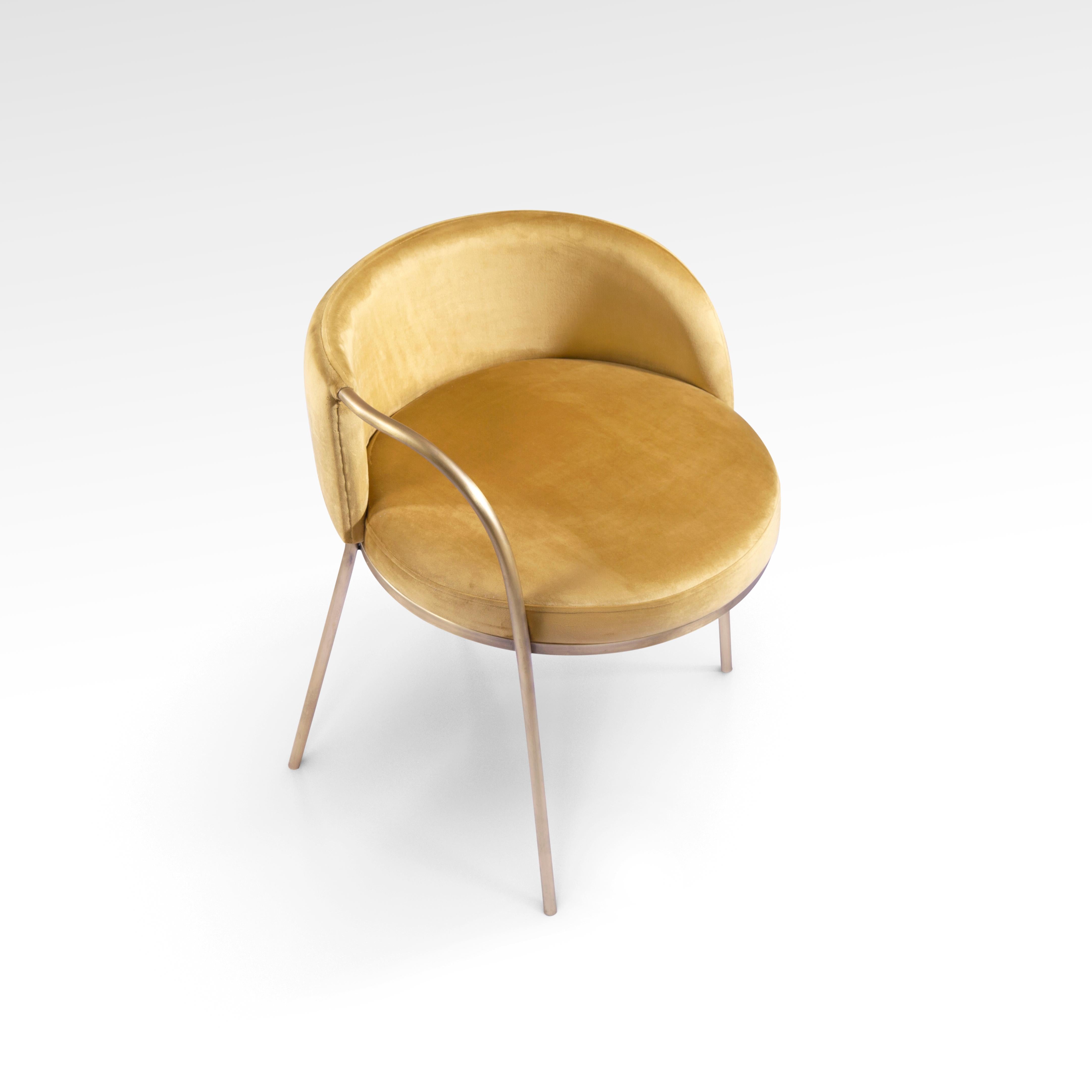 Moderne Chaise de salle à manger moderne et luxueuse avec revêtement en acier inoxydable doré et velours en vente