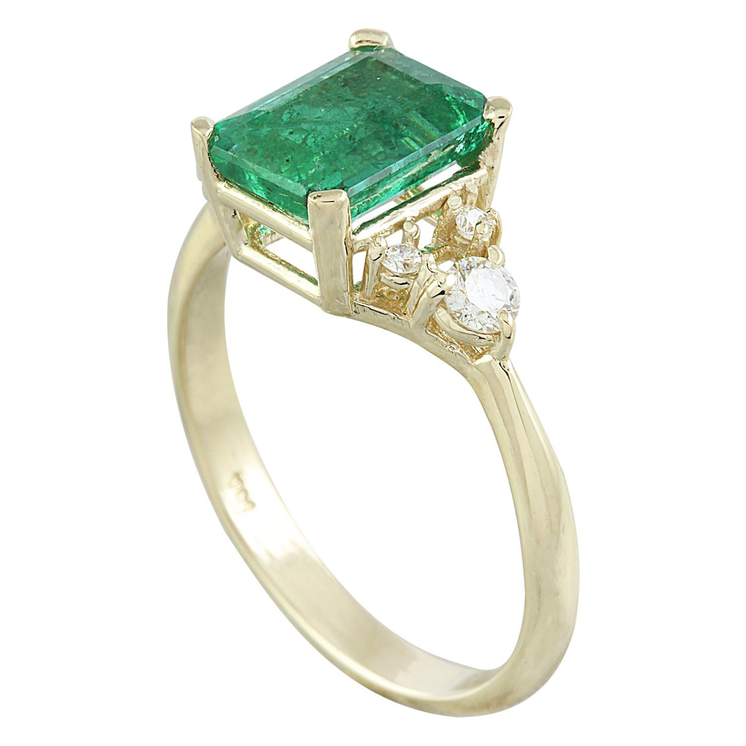 Luxurious Natural Emerald Diamond Ring in 14K Solid Yellow Gold In New Condition For Sale In Los Angeles, CA